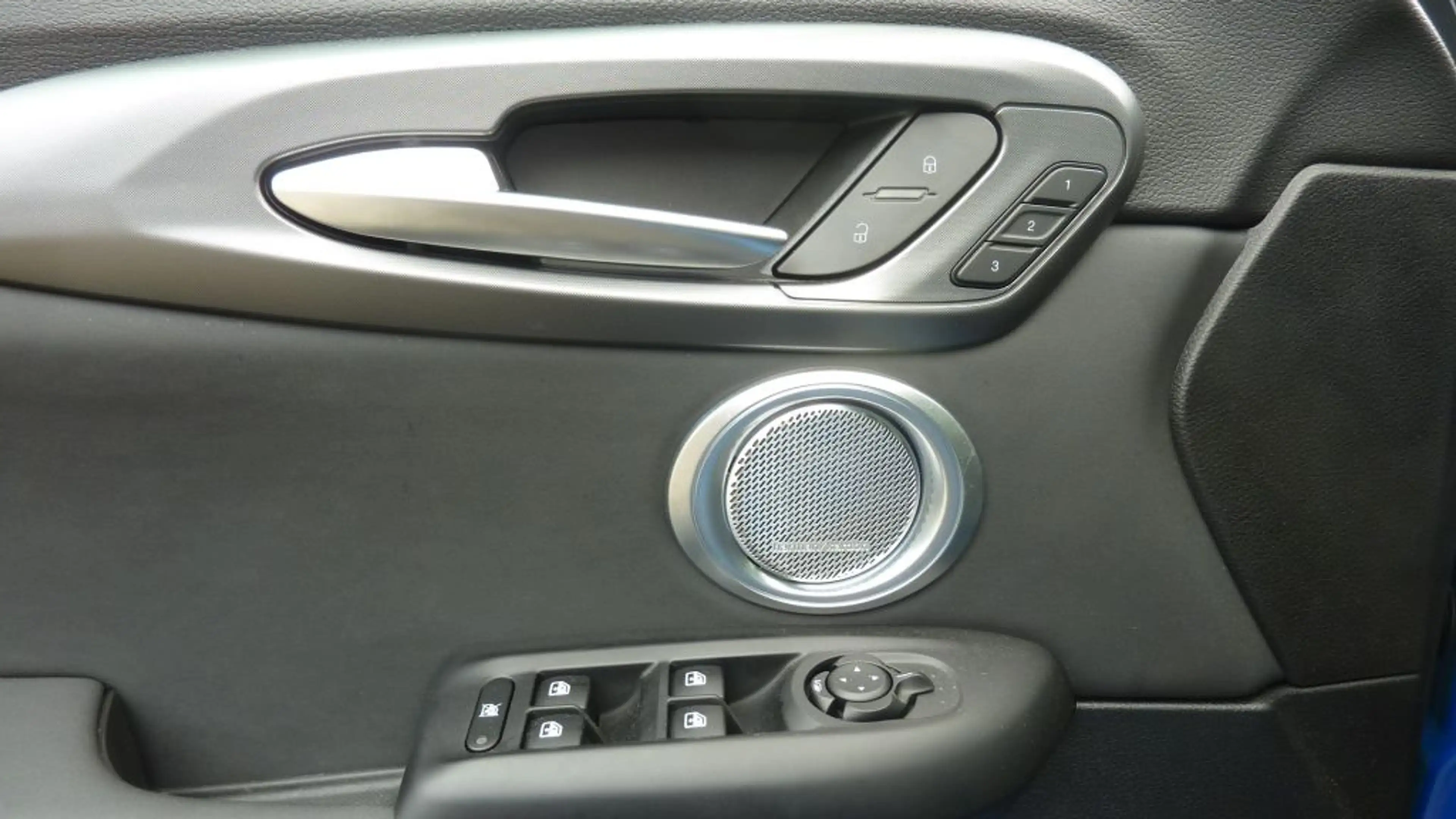 Alfa Romeo Tonale 1.5 VGT Hybrid Ti — photo 13
