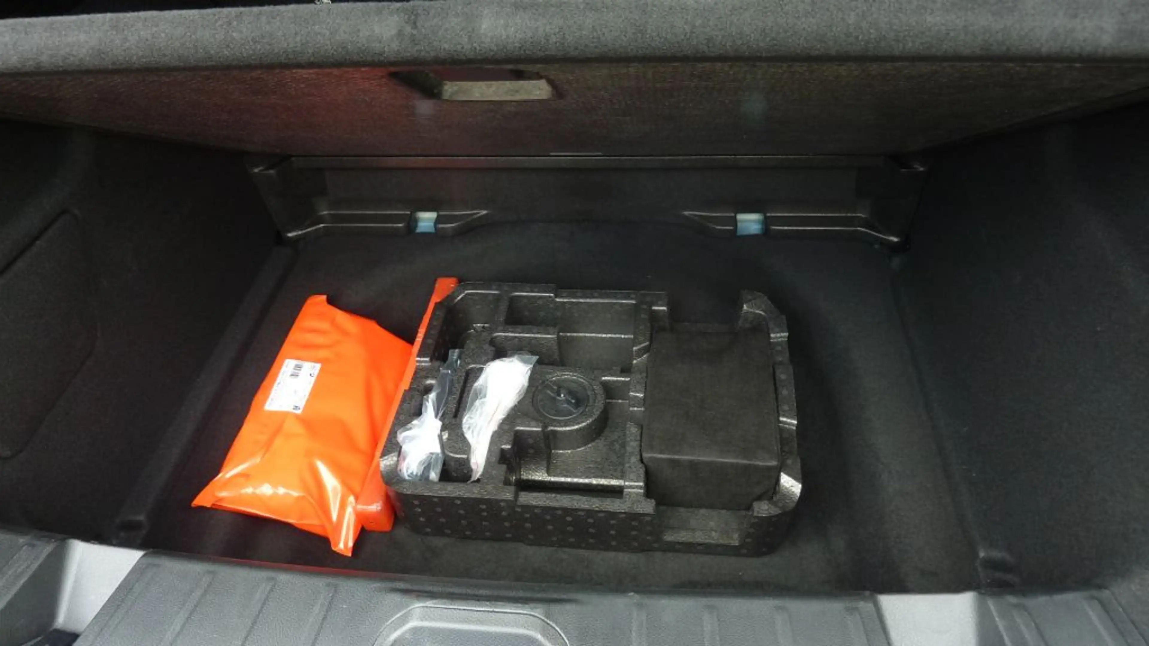 Alfa Romeo Tonale 1.5 VGT Hybrid Ti — photo 9