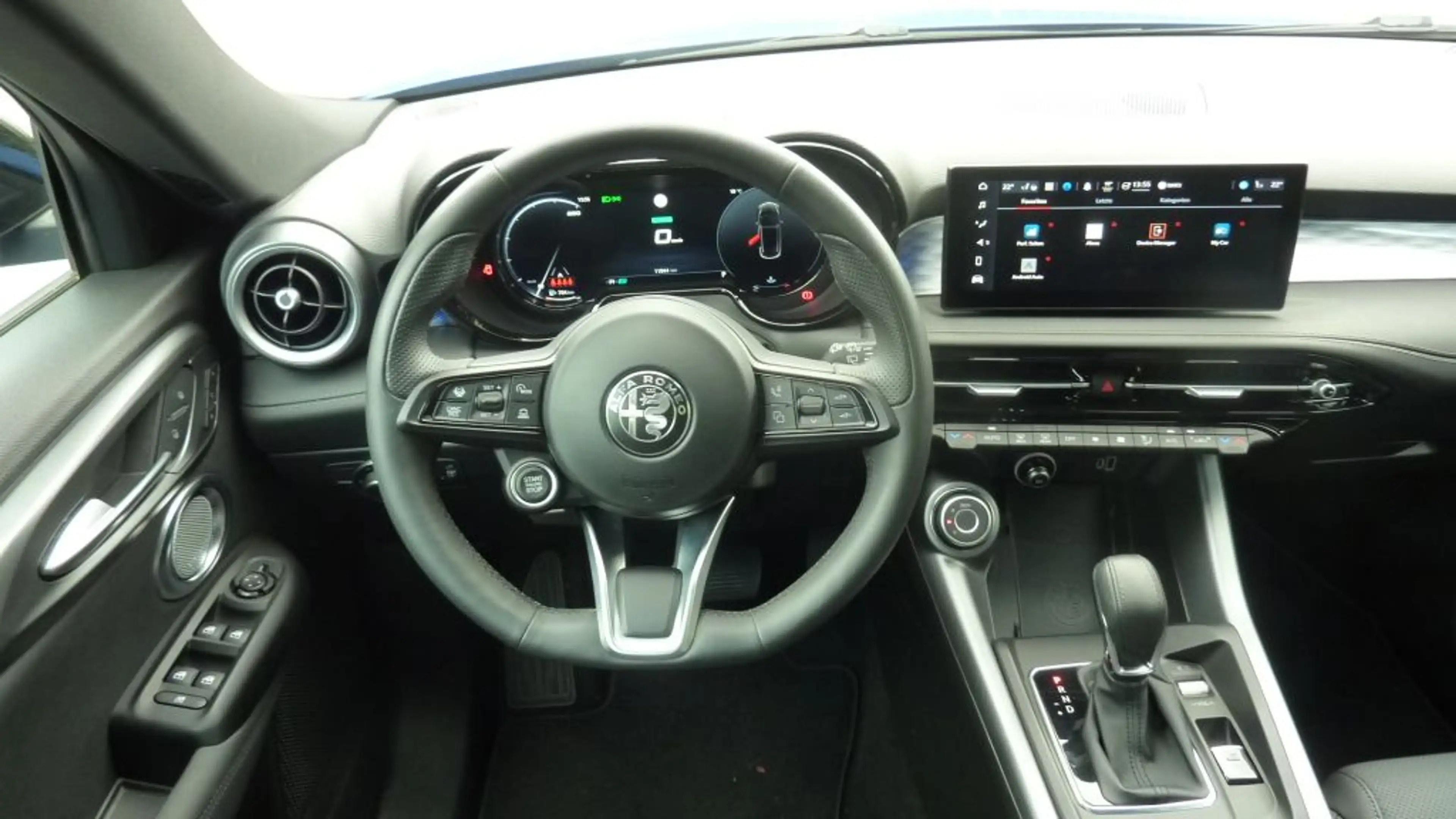 Alfa Romeo Tonale 1.5 VGT Hybrid Ti — photo 11