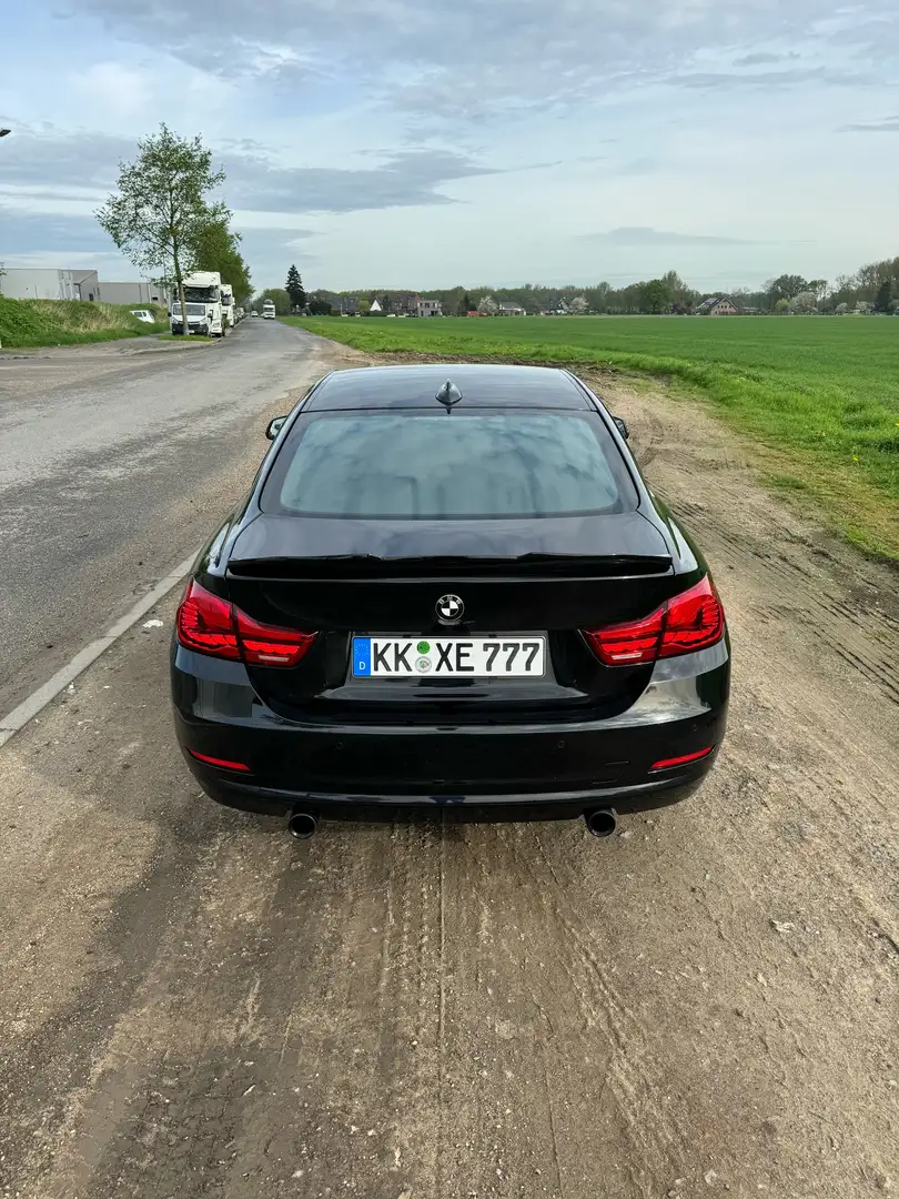 BMW 435 435i Coupe Aut. Sport Line Schwarz - 2