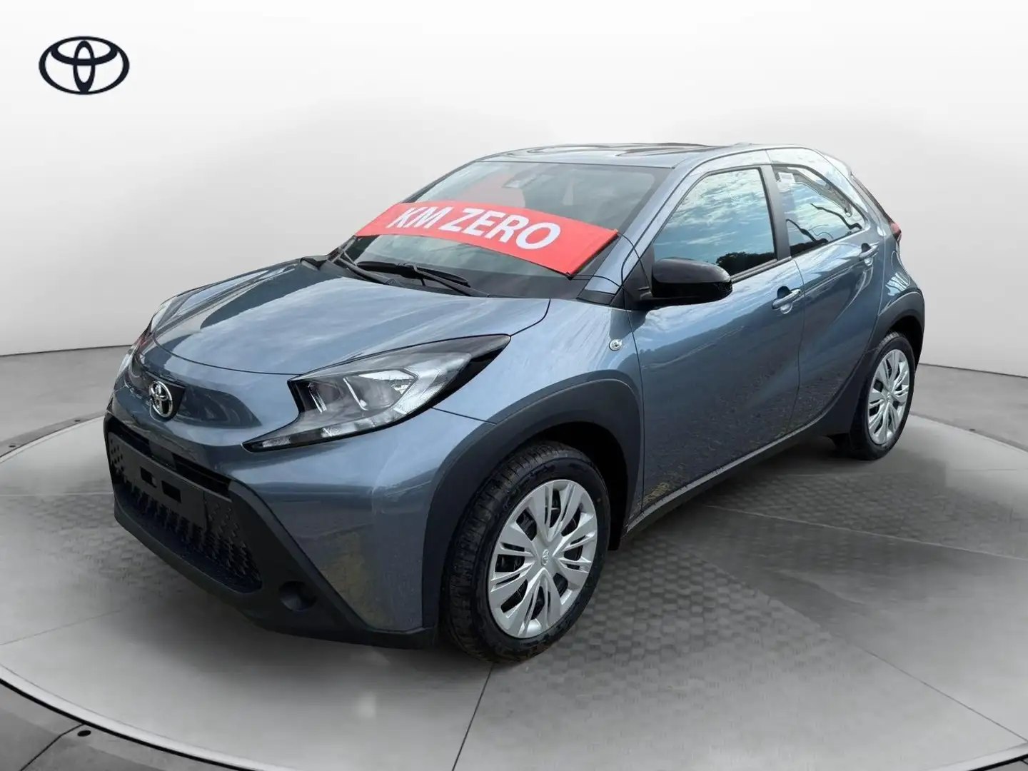 Toyota Aygo X 1.0 VVT-i 72 CV 5 porte Active Blu/Azzurro - 1