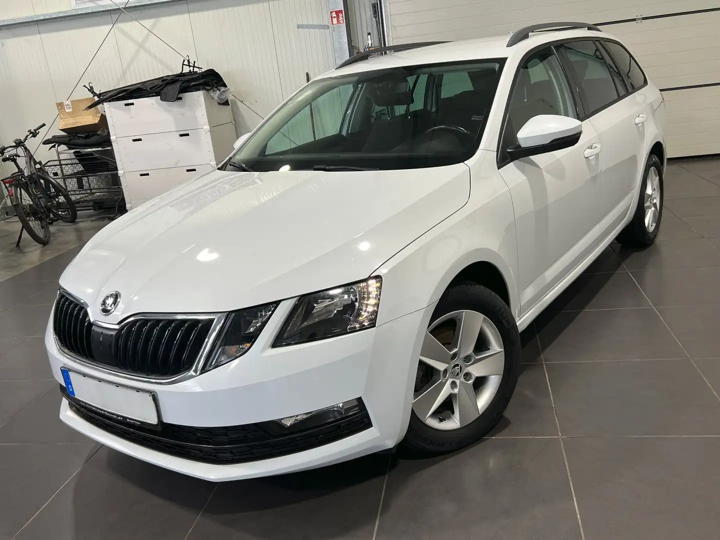 Skoda Octavia 1.0 TSi Combi **Navi*SHZ*PDC*Tempomat** Weiß - 1
