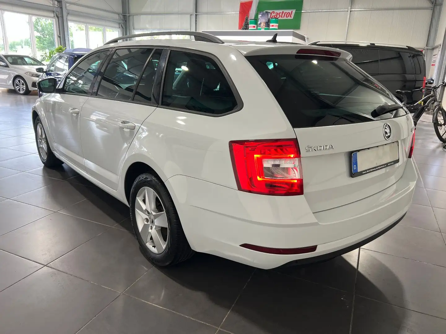 Skoda Octavia 1.0 TSi Combi **Navi*SHZ*PDC*Tempomat** Weiß - 2