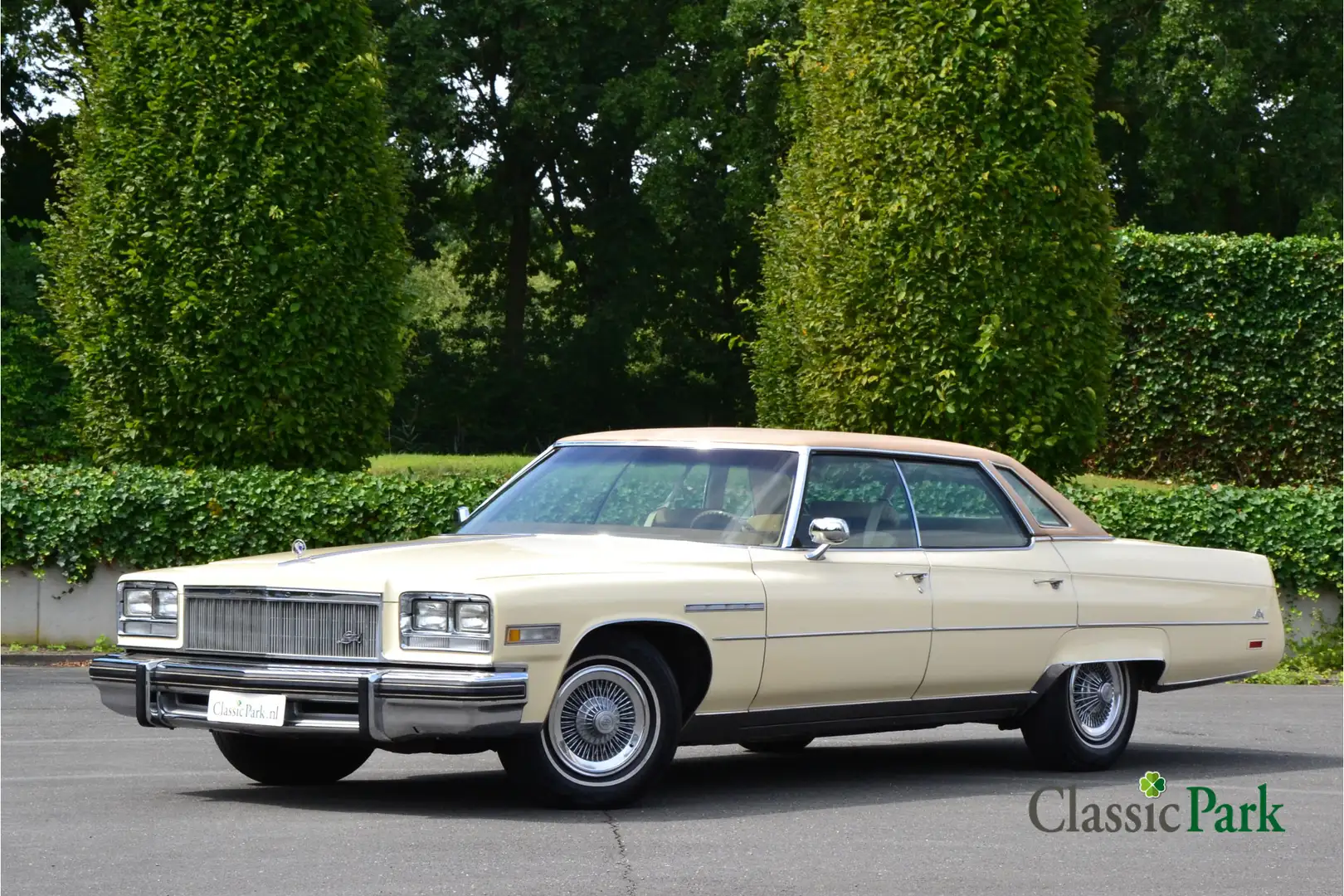 Buick Electra Limited 4-door Sedan Hardtop - 1