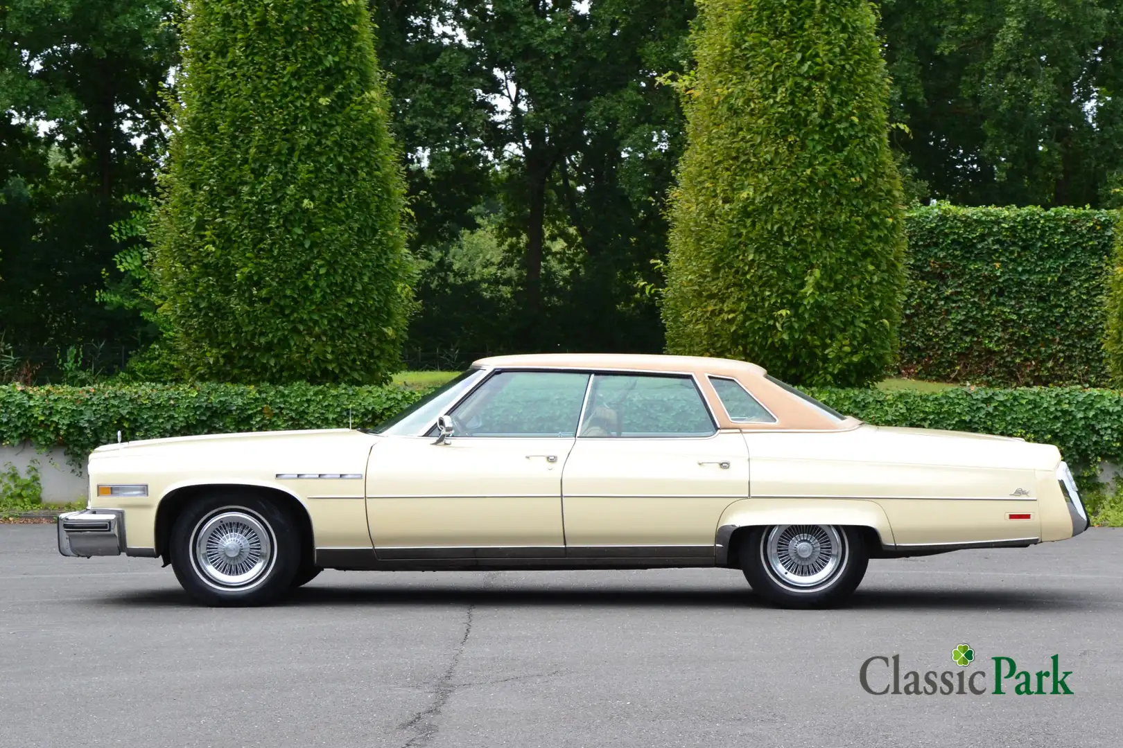 Buick Electra Limited 4-door Sedan Hardtop - 2