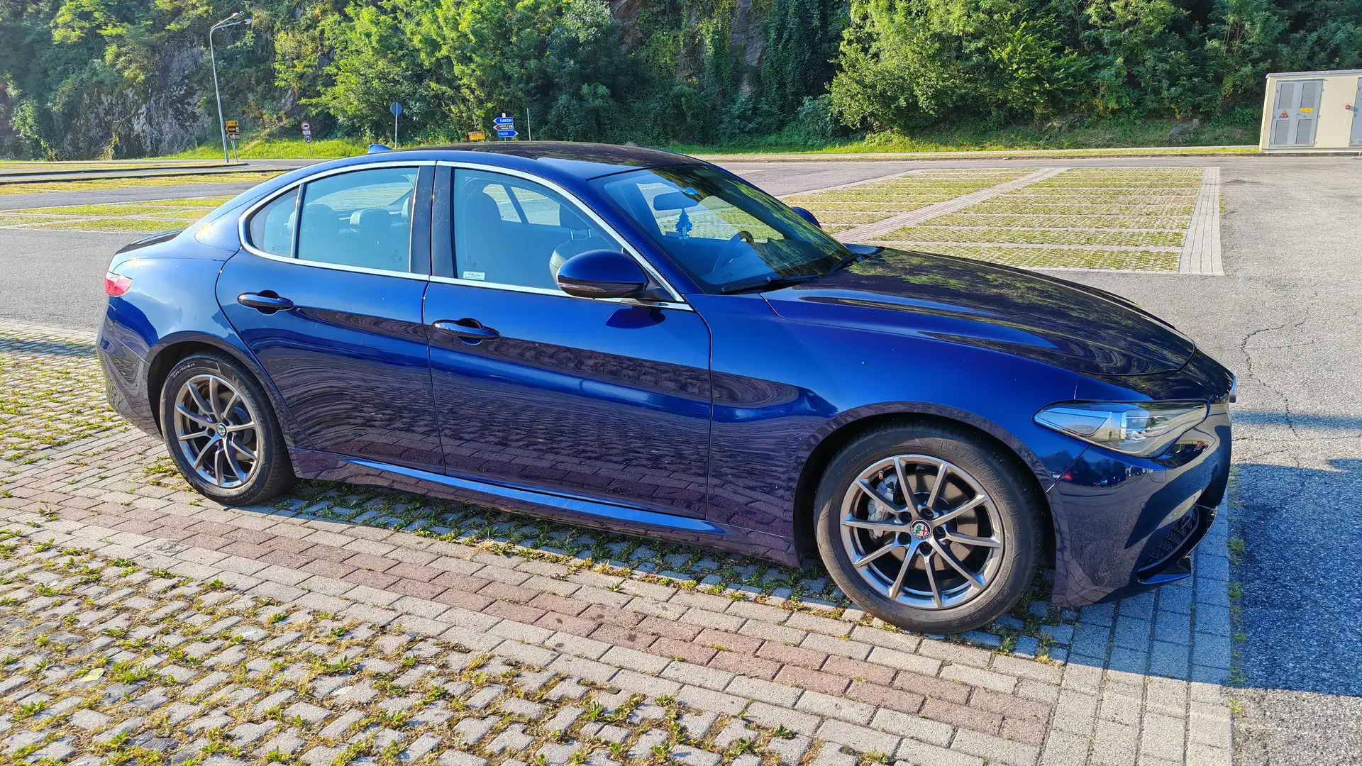 Alfa Romeo Giulia Giulia 2016 2.2t Business Sport Launch Edit. 180cv Niebieski - 1