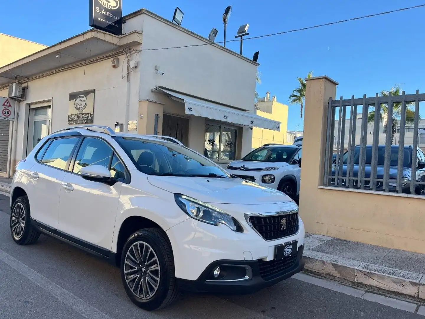 Peugeot 2008 1.2 82CV Active Blanc - 1