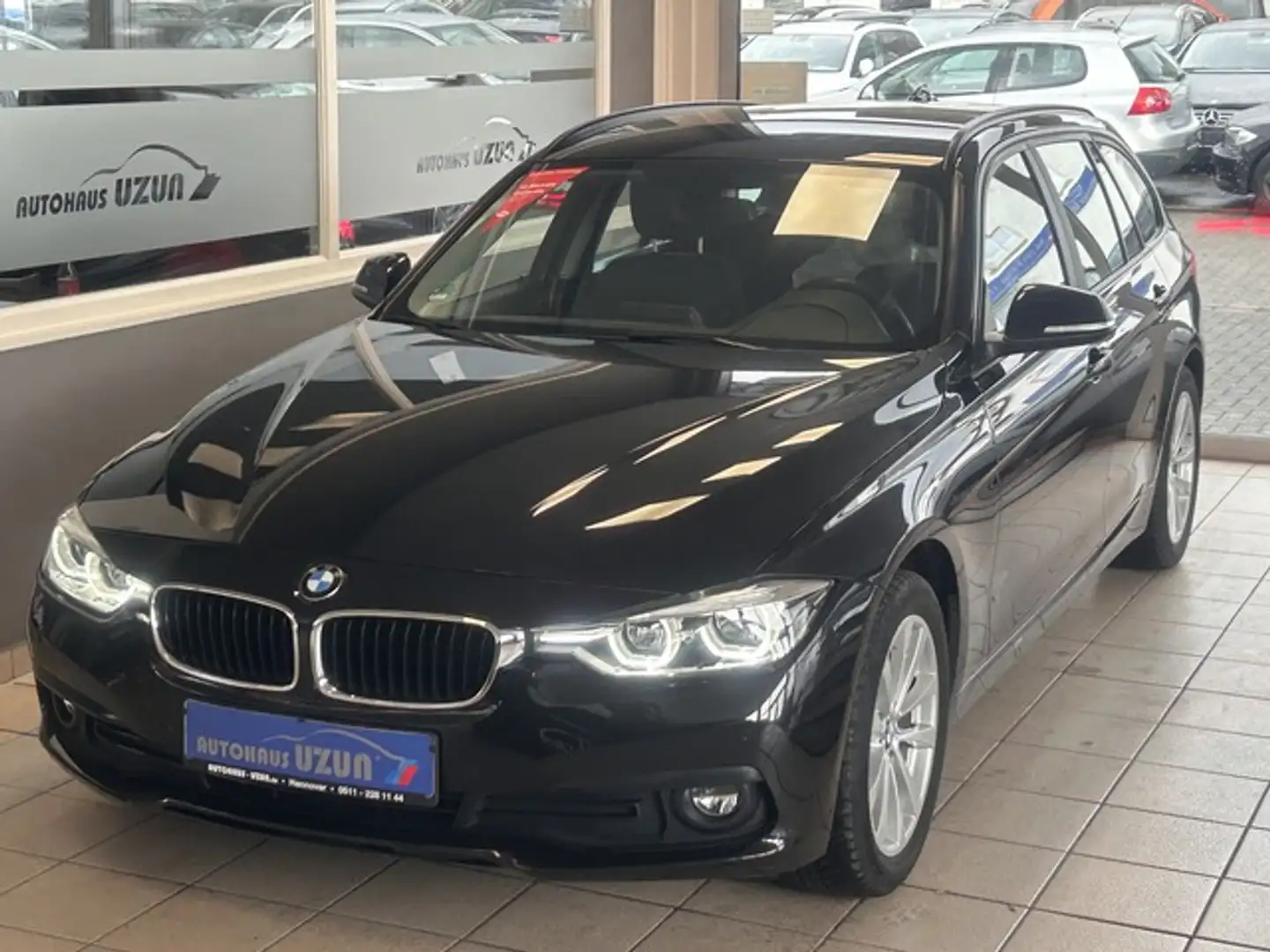 BMW 316 d Touring Scheckheft Navigation LED 2. Hand Schwarz - 1