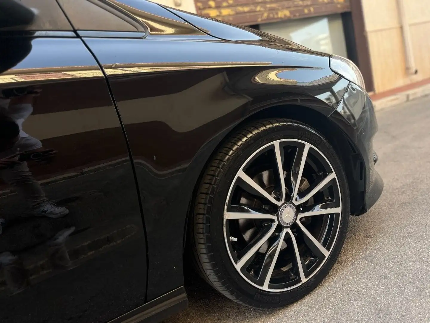 Mercedes-Benz B 200 d 136Cv Sport Noir - 2