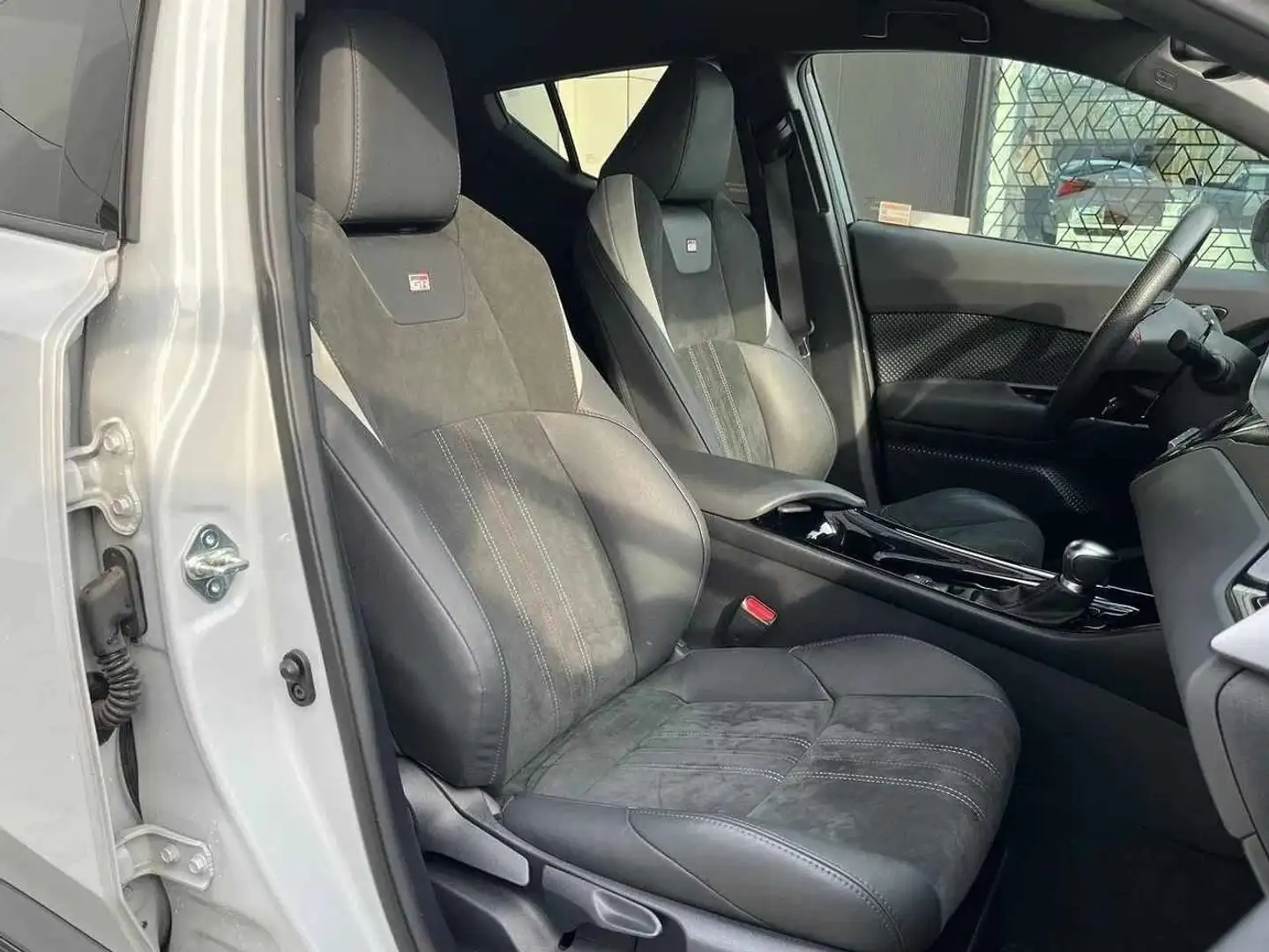 Toyota C-HR Hybrid 180H GR Sport - 2