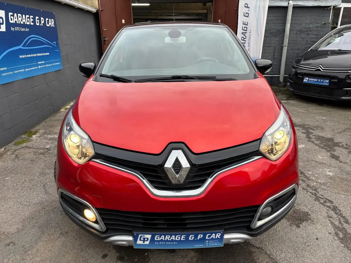 Renault Captur 1.5 dCi Energy Helly Hansen Rood - 2