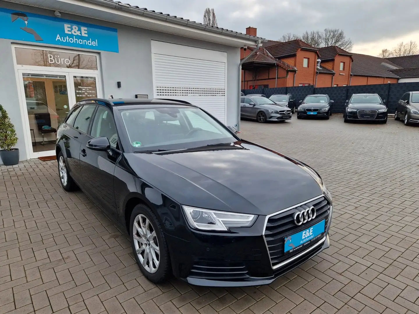 Audi A4 2.0 TDI+Automatik+Xenon+Navi+TÜV und Öl neu Noir - 1