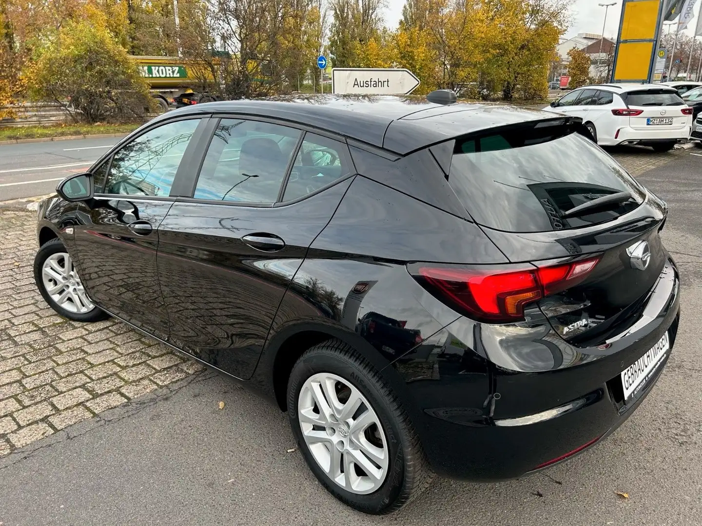 Opel Astra K Edition 1.2 (110PS) Navi, RFK, SHZ, LHZ Schwarz - 2
