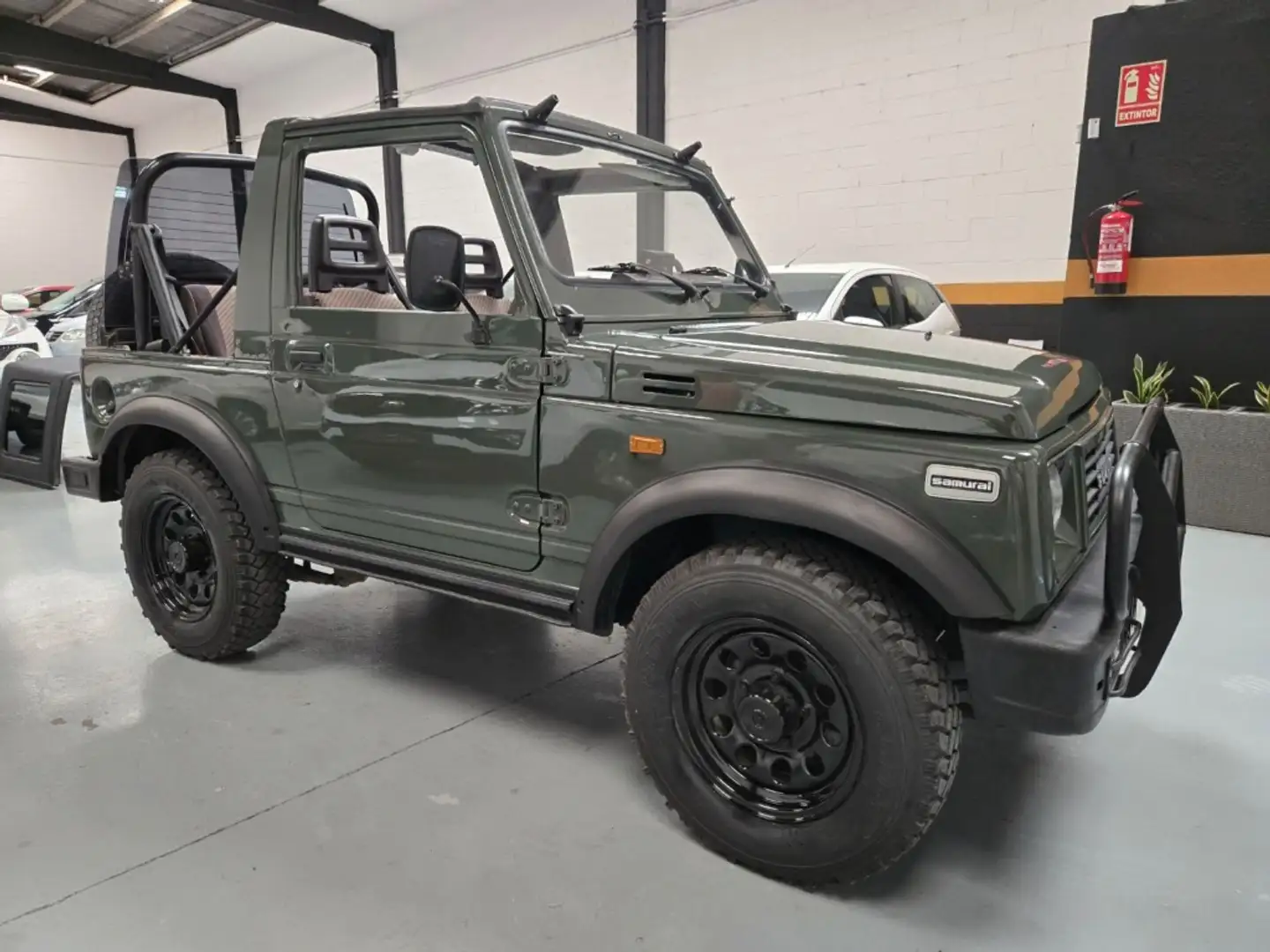 Suzuki Samurai 1.3 JHT Plástico Зелений - 2