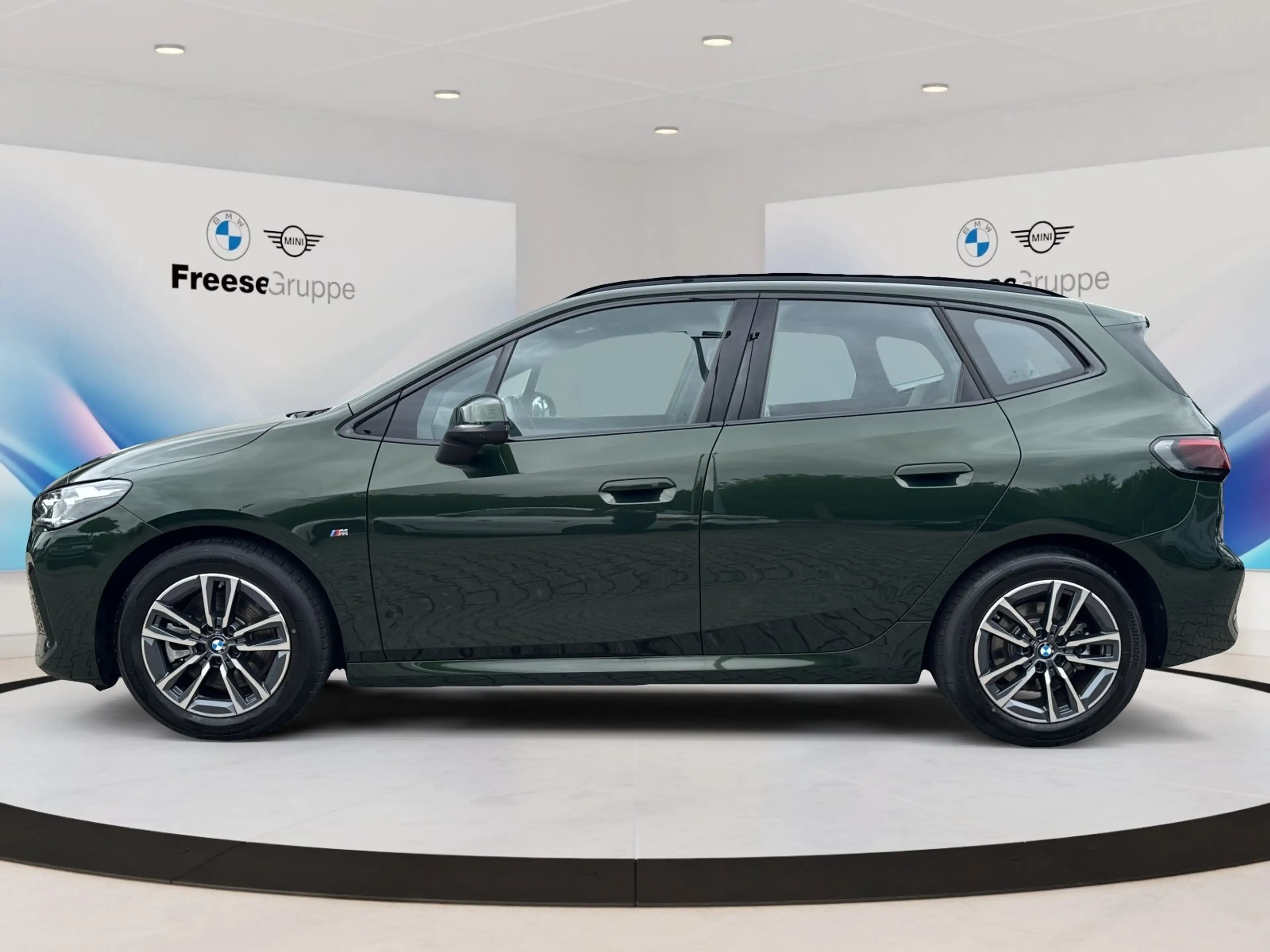 BMW 223 i Active Tourer xDrive AHK 360° HEAD-UP PANO RFK H — photo 3