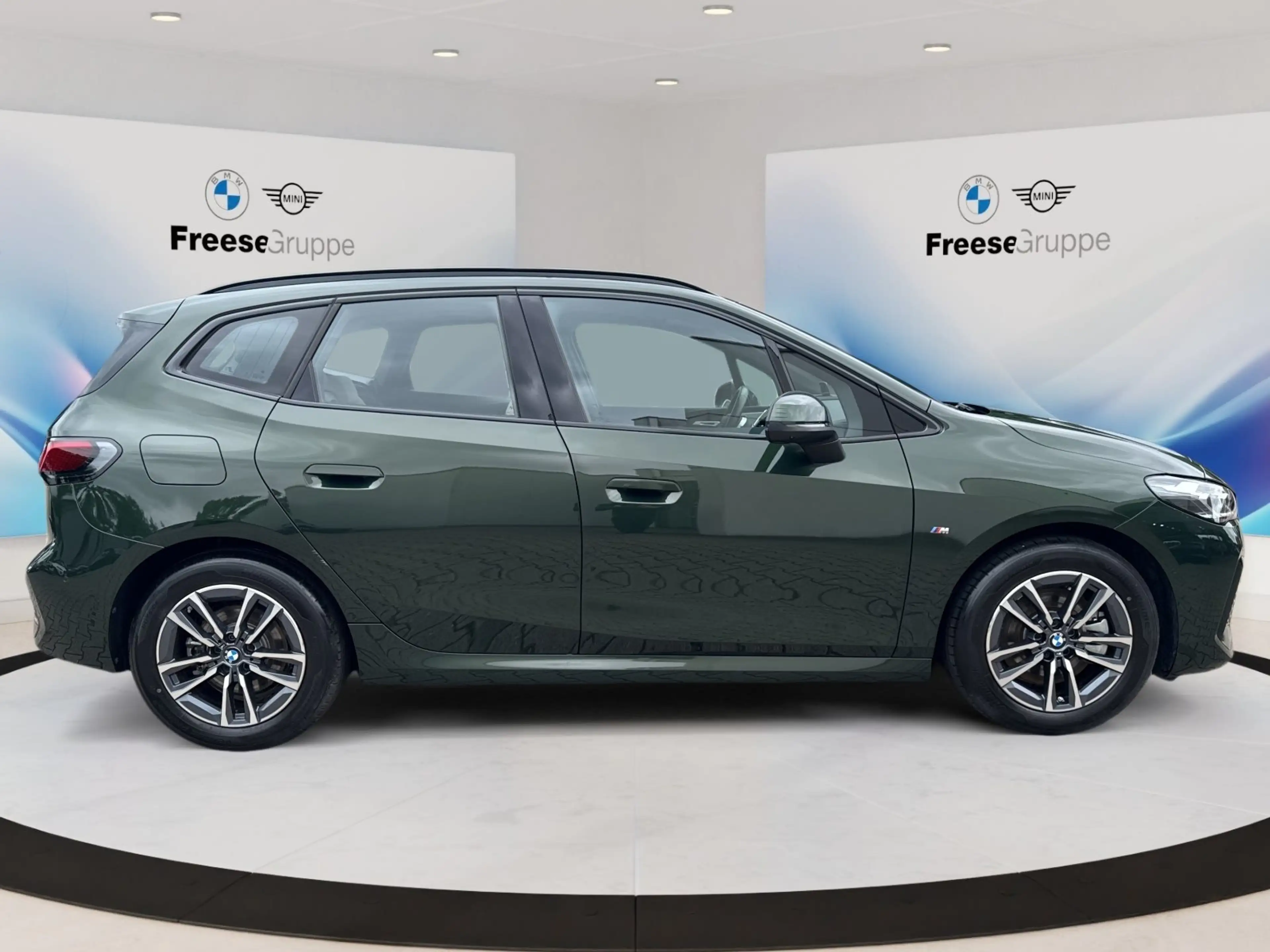 BMW 223 i Active Tourer xDrive AHK 360° HEAD-UP PANO RFK H — photo 7