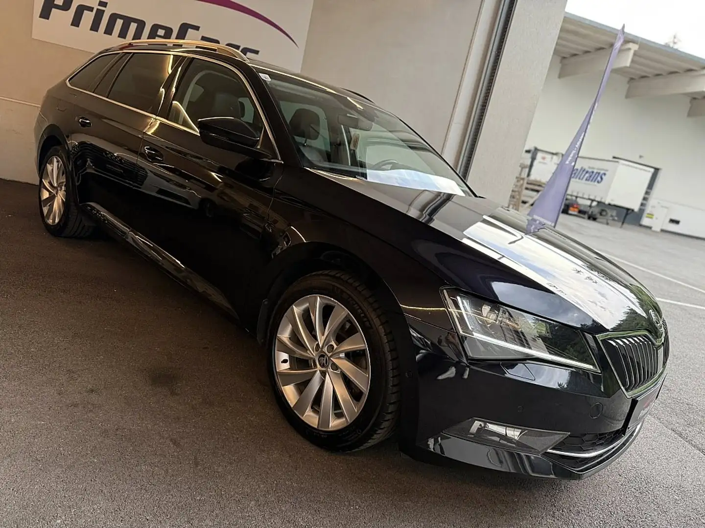 Skoda Superb Kombi 2,0 TDI Style DSG/PANO/MEMORY/ACC/TOTWINK... Schwarz - 2