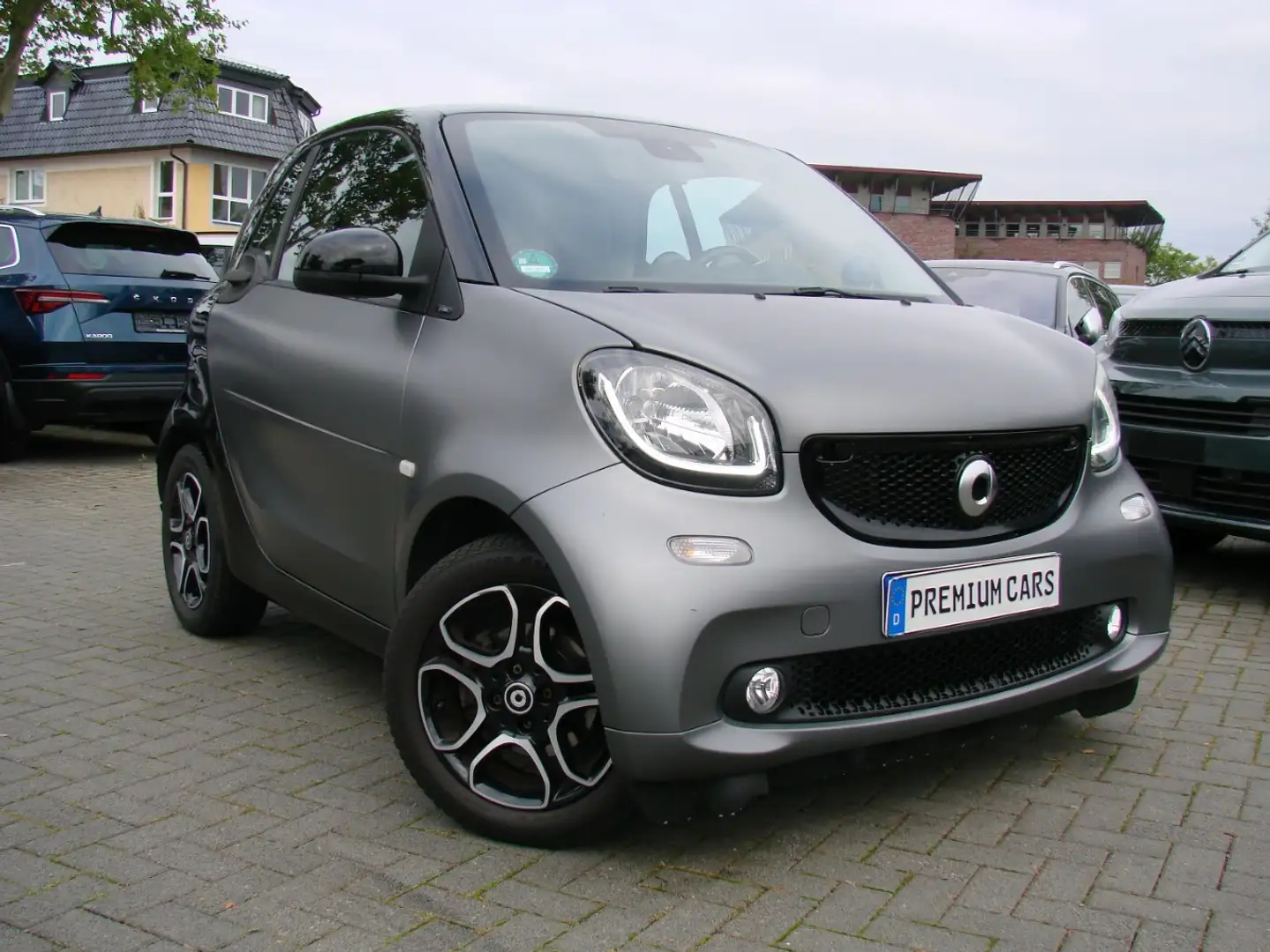smart forTwo Prime Panorama Kamera Navi Leder JBL Gris - 1