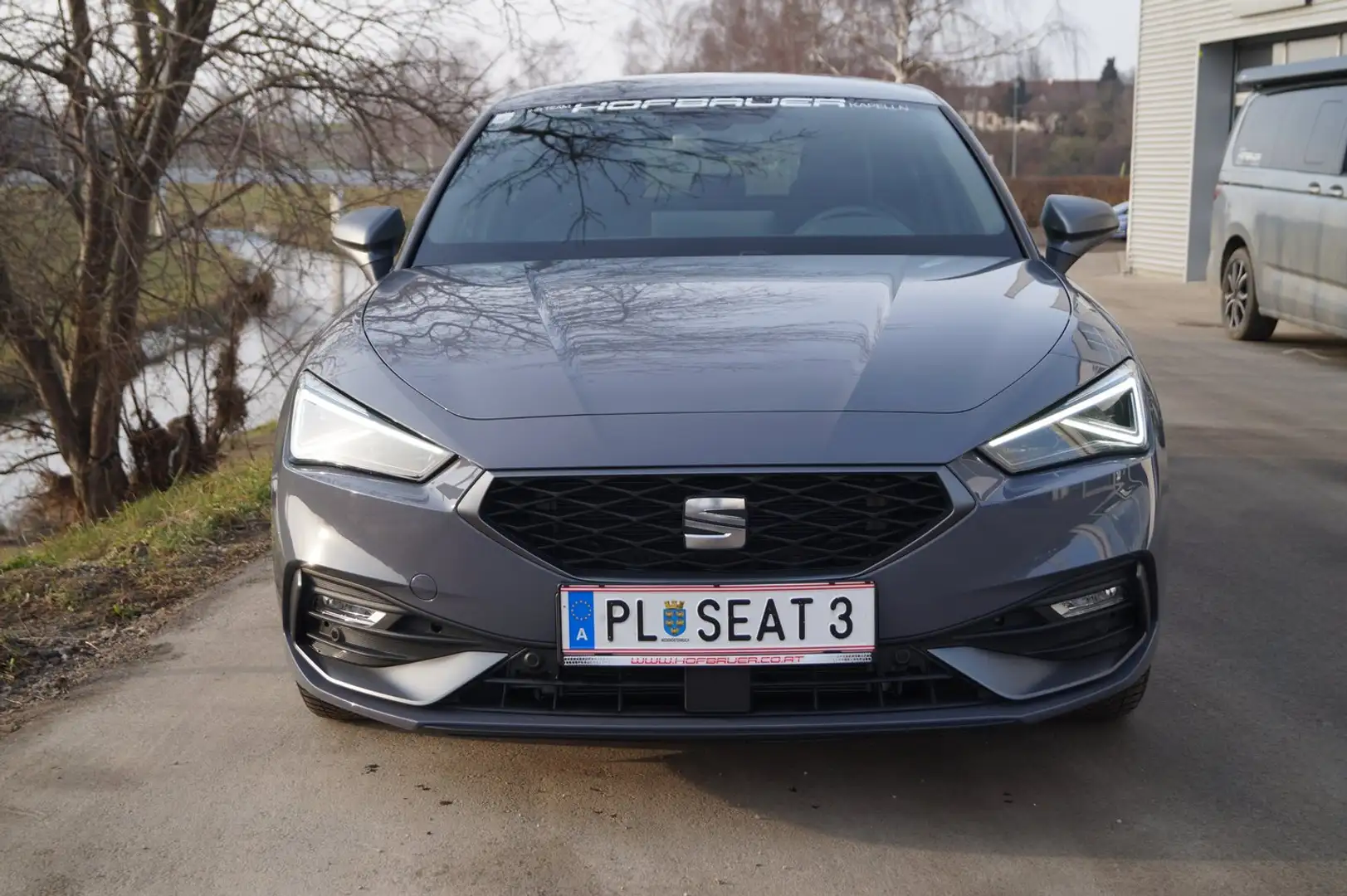 SEAT Leon FR 2.0 TDI 115 PS Gris - 2
