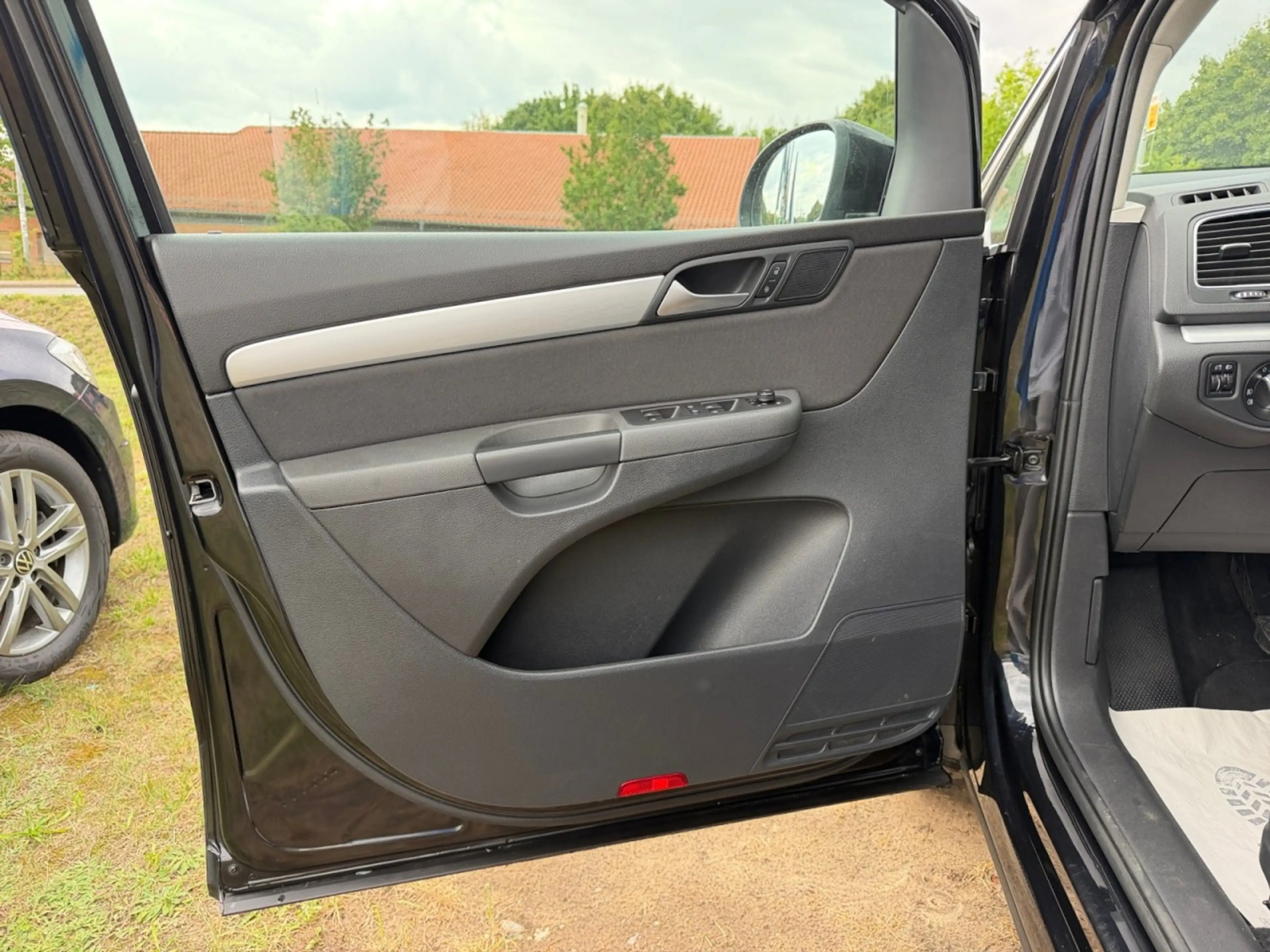 Volkswagen Sharan 2.0 TDI Comfortline AHV Business Klima Navi — photo 11