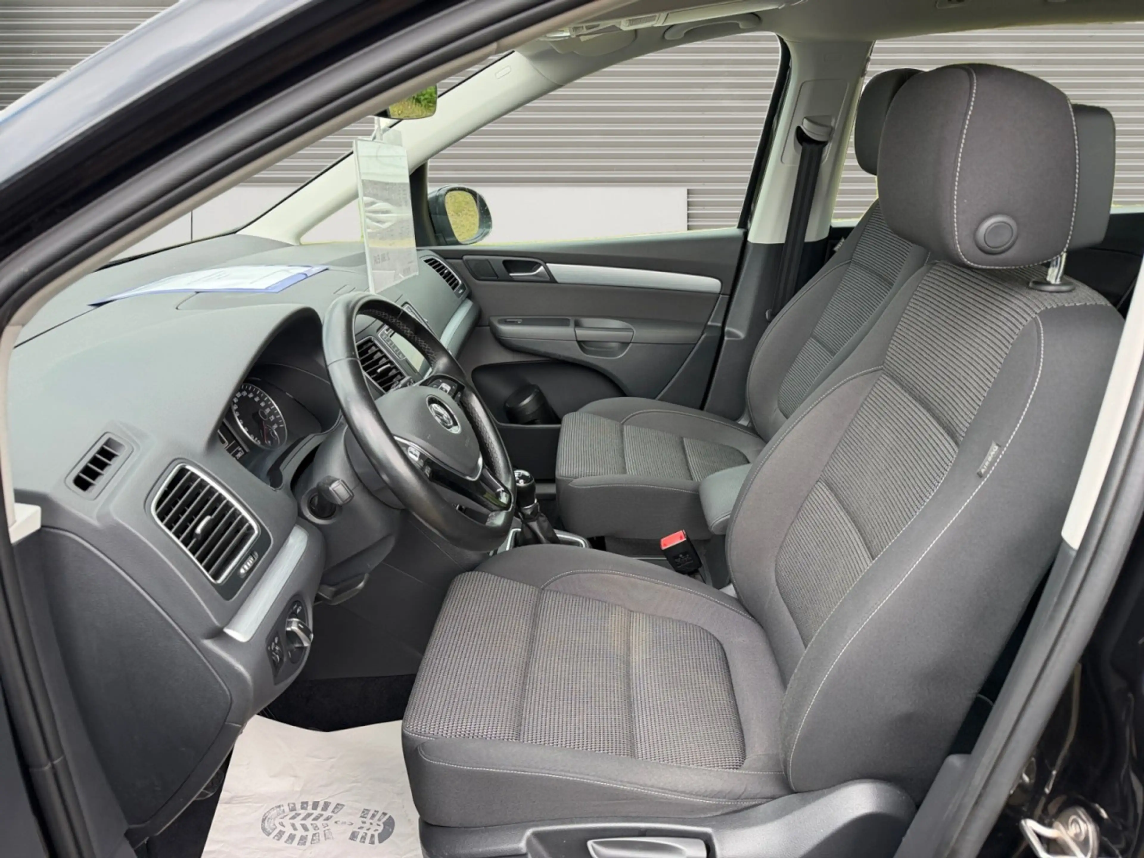 Volkswagen Sharan 2.0 TDI Comfortline AHV Business Klima Navi — photo 10