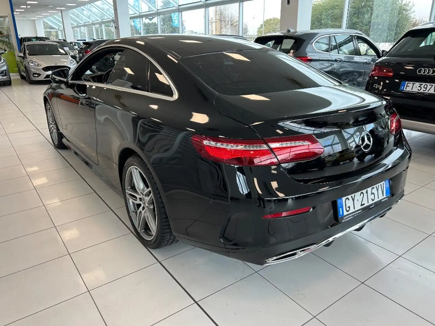Mercedes-Benz E 220 d Coupe' 4Matic Automatic Premium AMG Noir - 2