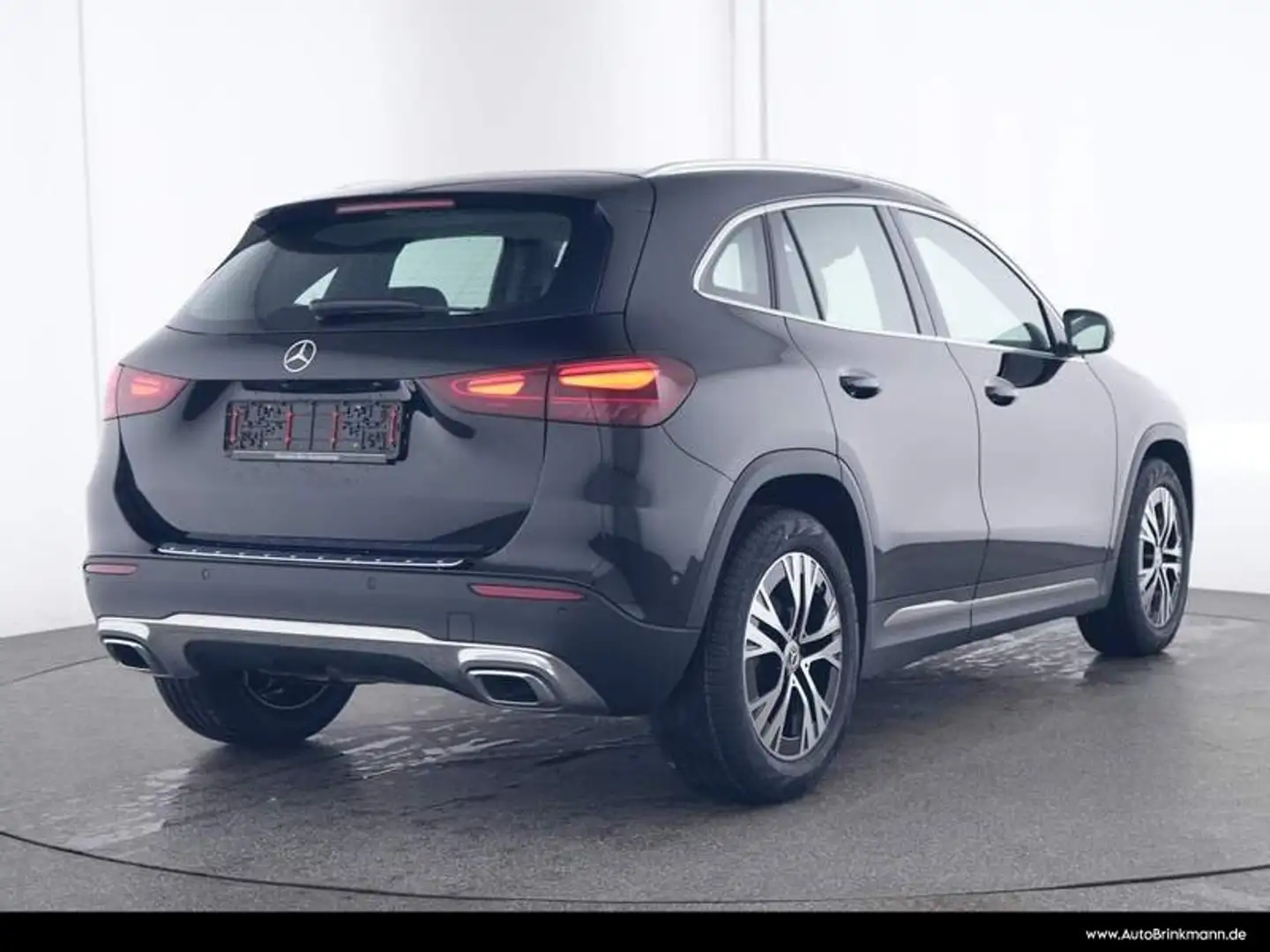 Mercedes-Benz GLA 180 GLA 180 AHK/LED/KAMERA/ADVANCED/WINTER Progressive Černá - 2