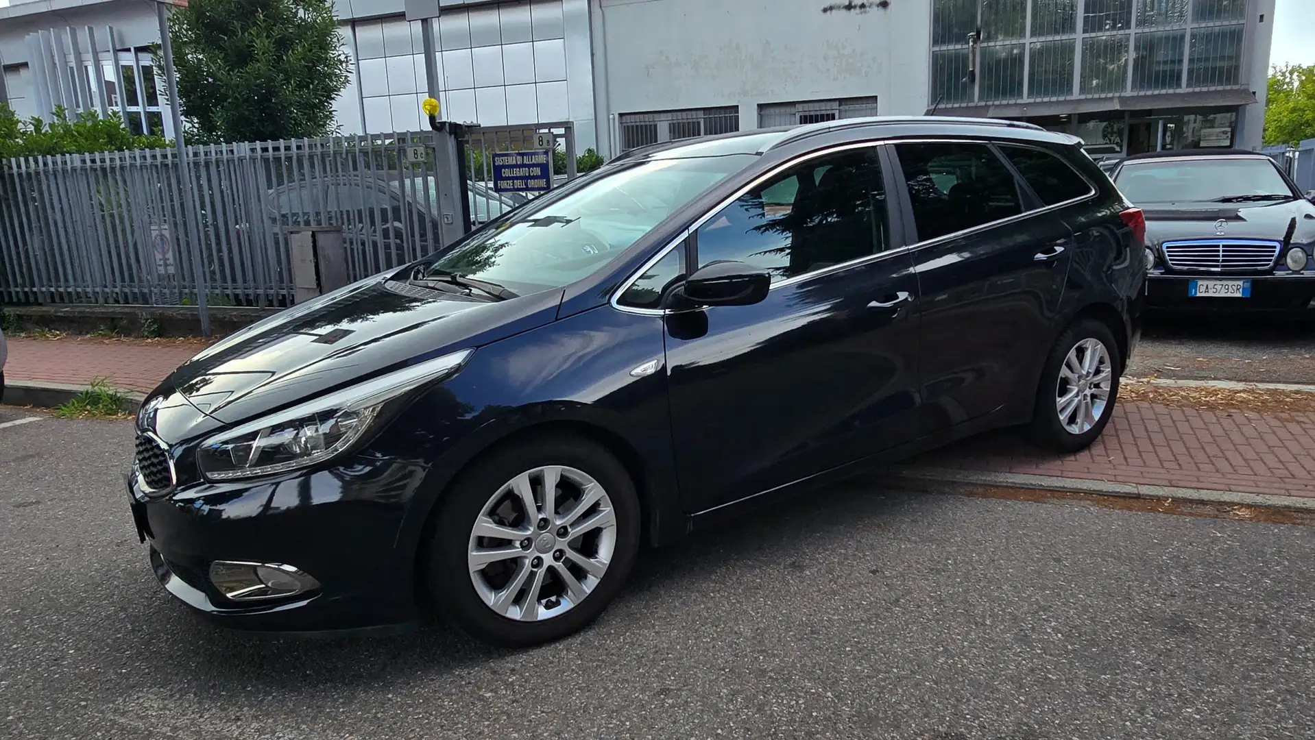 Kia Ceed / cee'd SW 1.6 CRDi High Tech 110 CV OK NEOPATENTATI Nero - 2