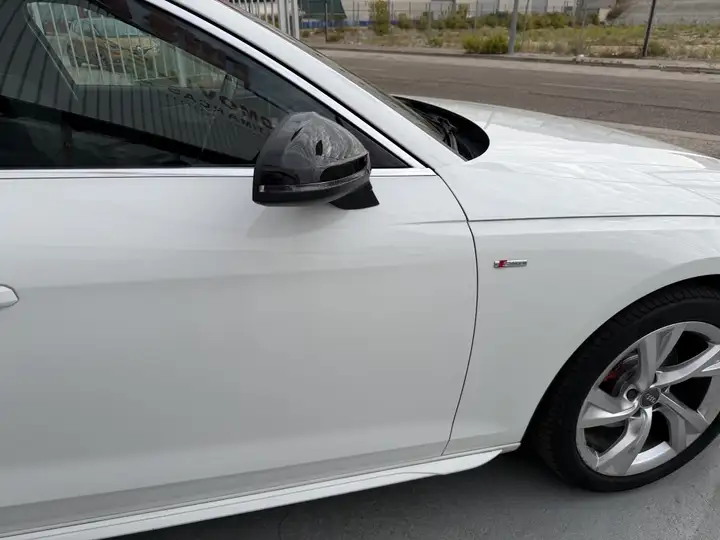 Audi A4 2020, foto 8