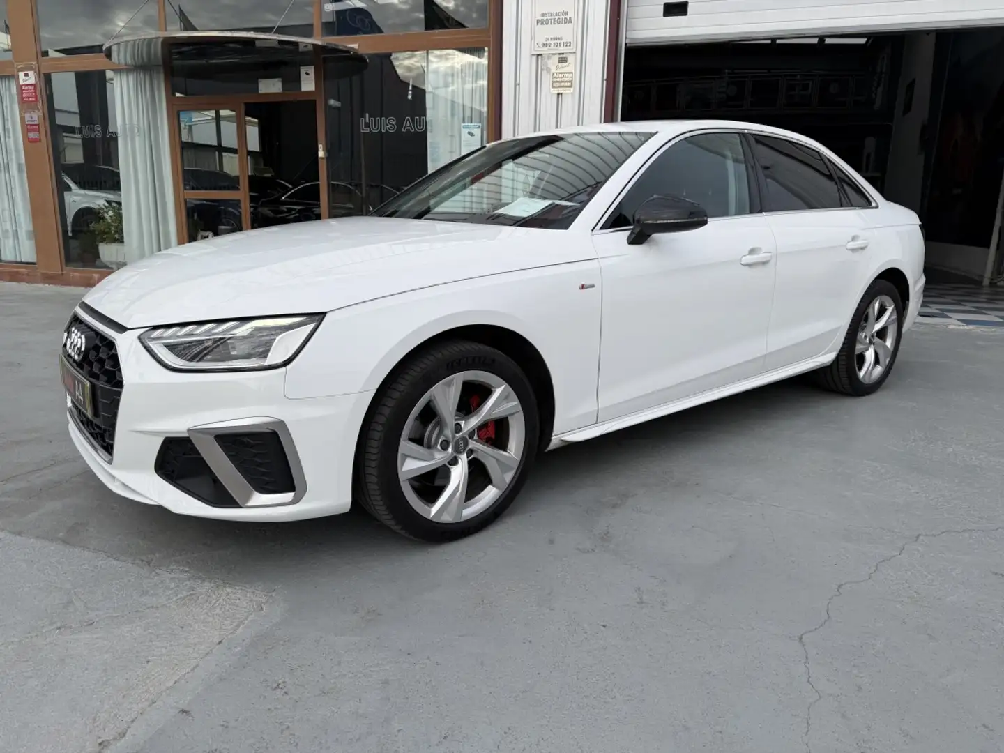 Audi A4 30 TDI S line S tronic 100kW Blanco - 1