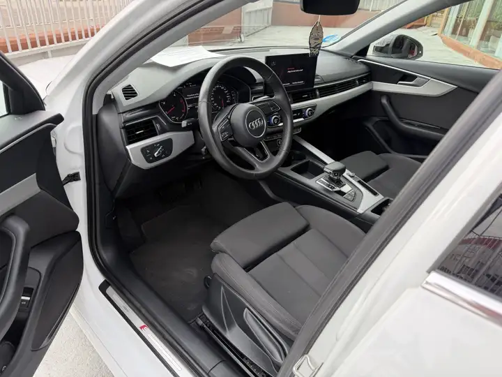 Audi A4 2020, foto 10