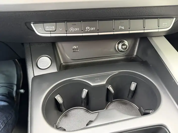 Audi A4 2020, foto 20