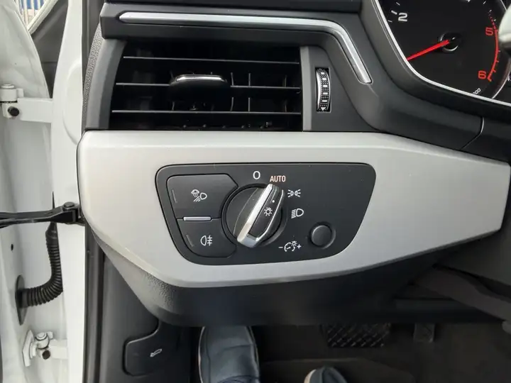 Audi A4 2020, foto 19