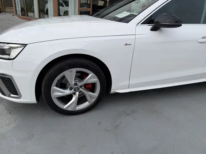 Audi A4 2020, foto 4
