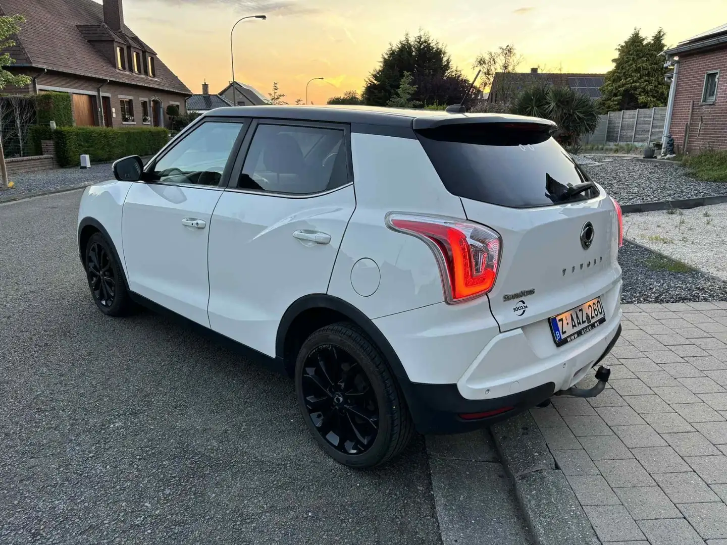 SsangYong Tivoli 1.6i e-XGi 2WD Sapphire full option - 2