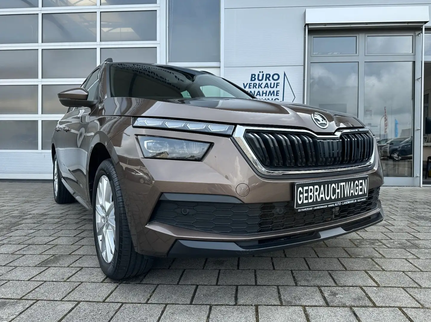 Skoda Kamiq 1.0 TSI DSG Style 2HD SHZ NAV DAB KAM LED Braun - 1