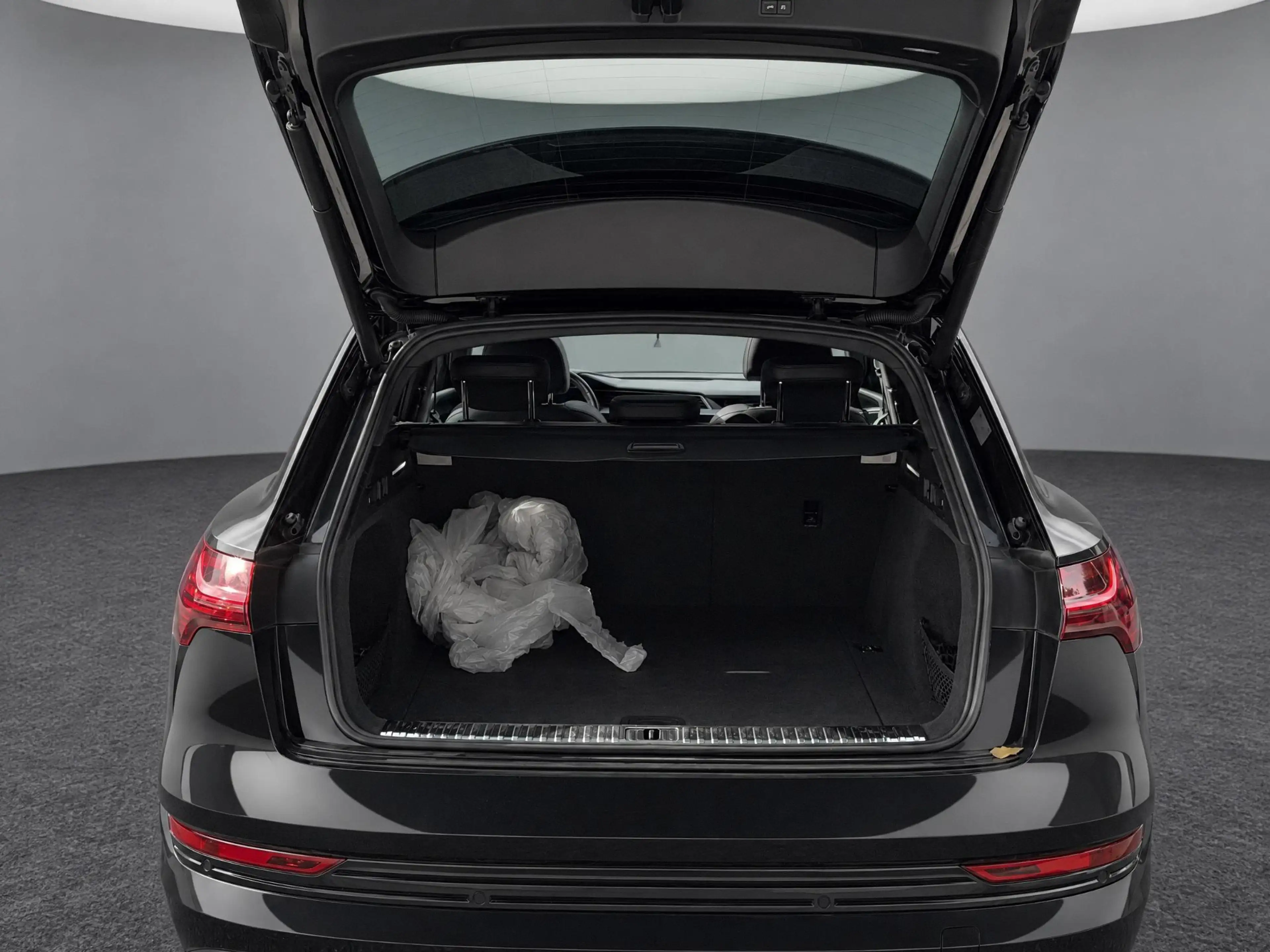 Audi e-tron 55 408pk Quattro S edition 95 kWh · SOH 97% · Pano — photo 14