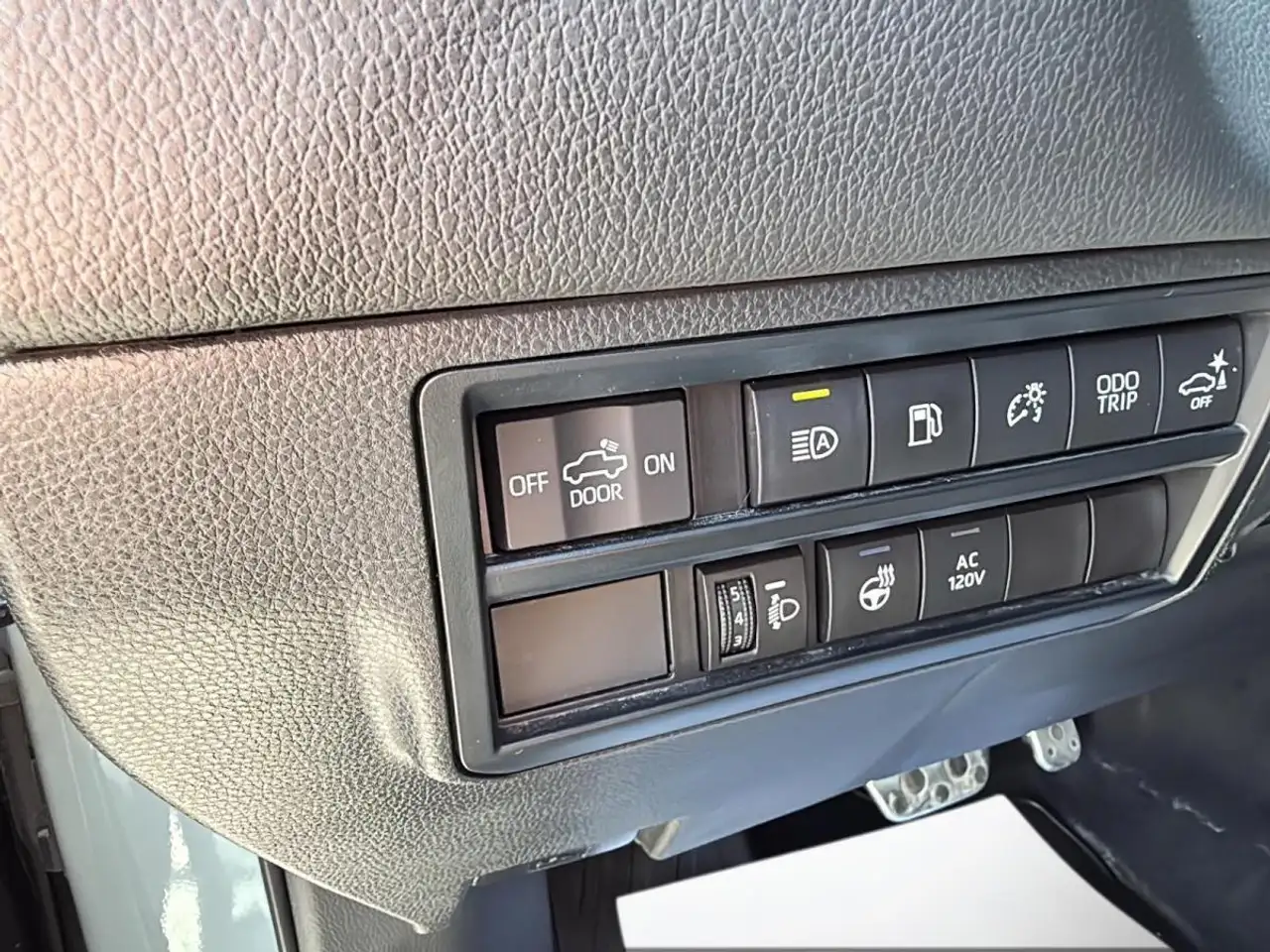 Toyota Tundra снимка Toyota Tundra