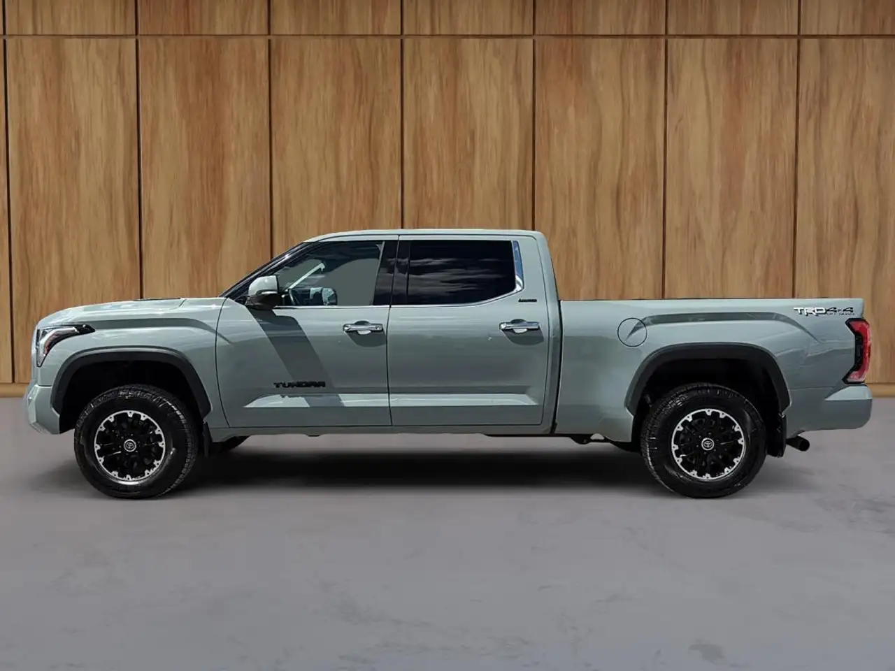 Toyota Tundra снимка Toyota Tundra