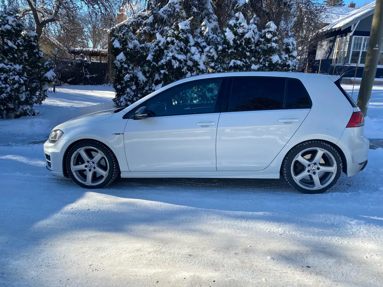 Volkswagen Golf R снимка Volkswagen Golf R