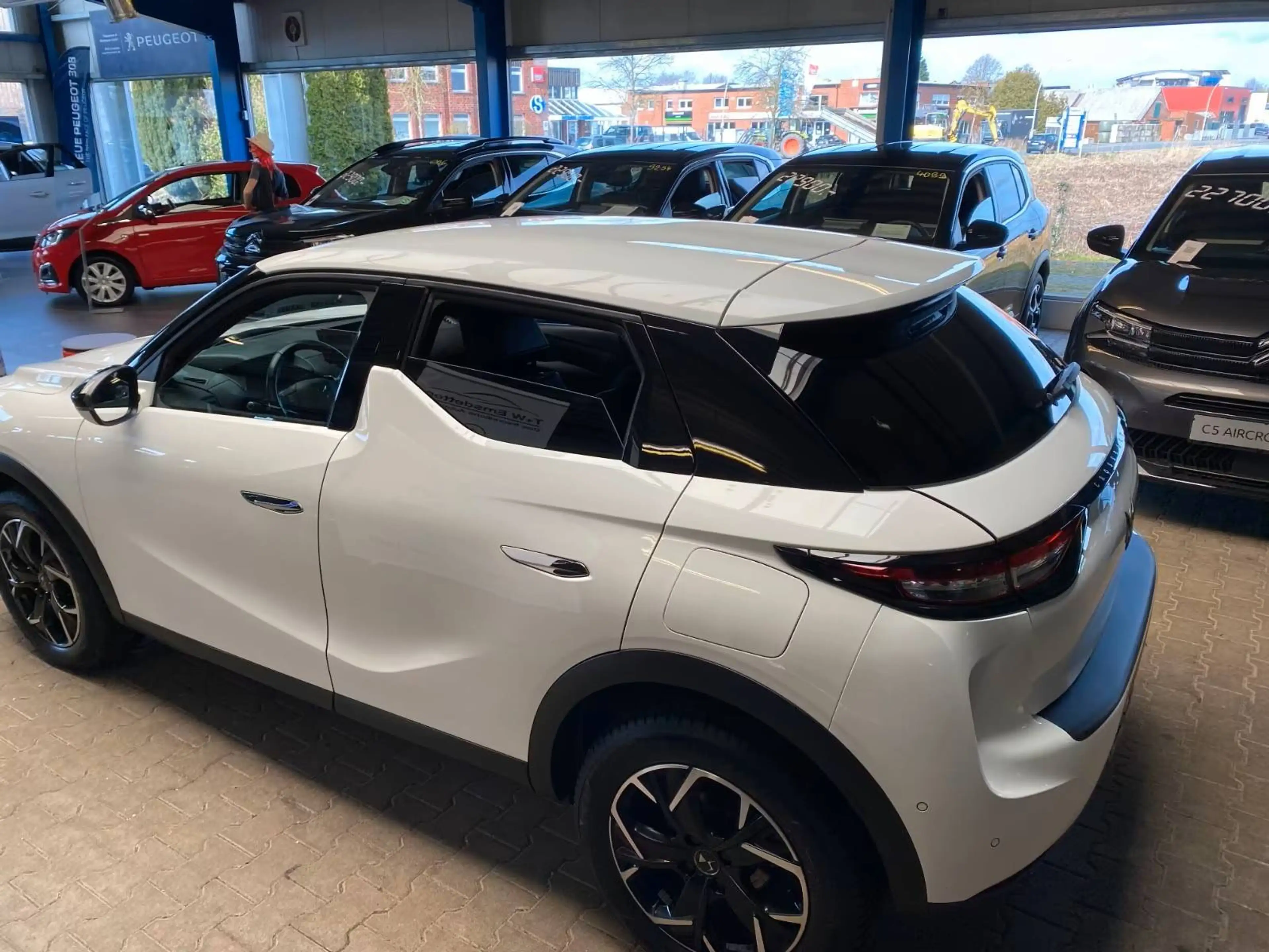 DS Automobiles DS 3 So Chic — photo 9