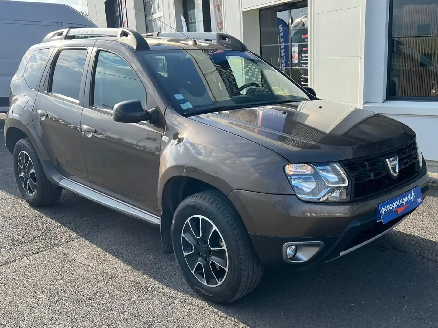 Dacia Duster dCi 110 4x2 Black Touch Brown - 1