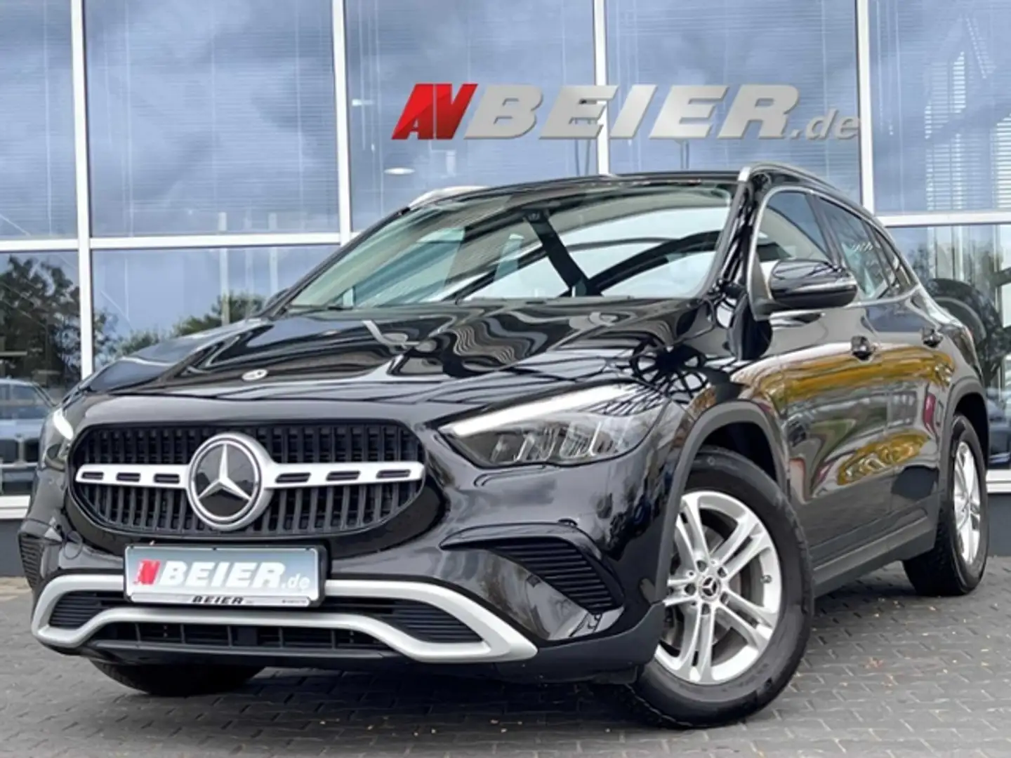 Mercedes-Benz GLA 180 LED Navi Sitzheiz. Parktronik Kamera Noir - 1