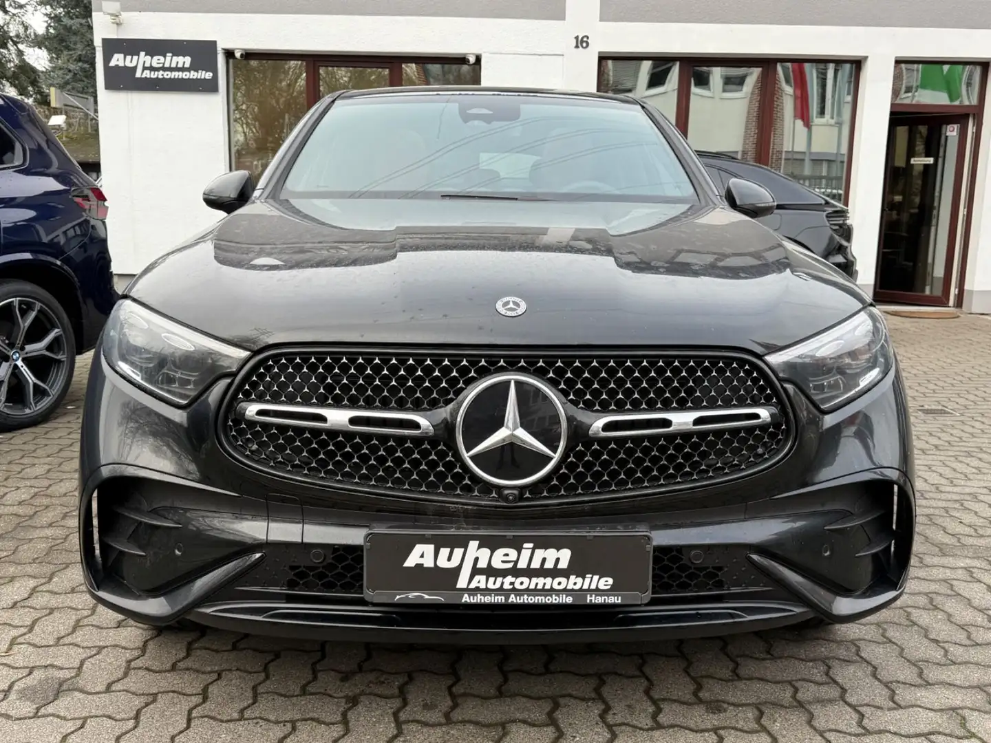 Mercedes-Benz GLC 200 Coupe  4Matic  AMG LINE MY25 HUD Fekete - 2