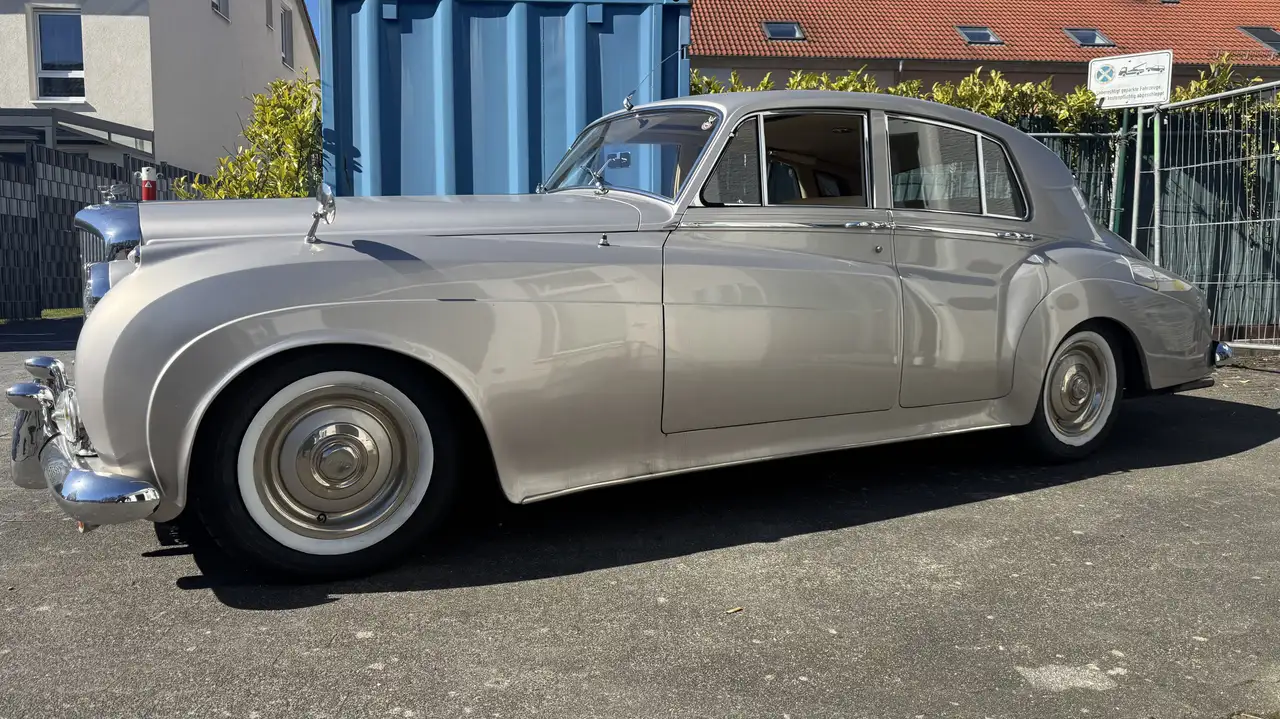 Bentley S1