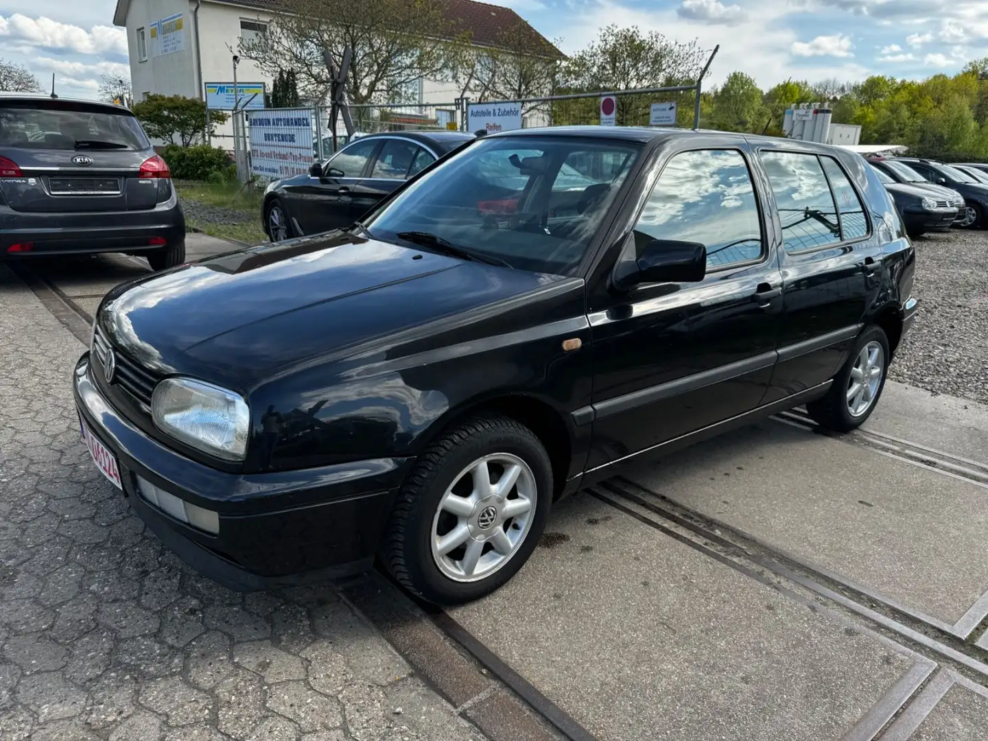 Volkswagen Golf III 1.8*2.Hand*Klima*Schiebedach*ZV*Alu* Noir - 1