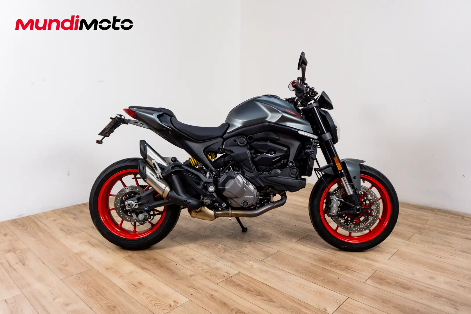 Ducati Monster 937 - 1