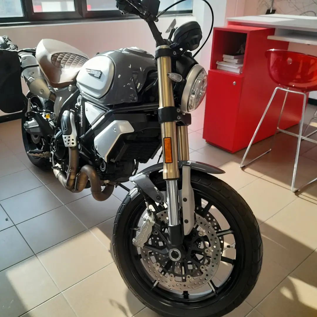 Ducati Scrambler 1100 Gri - 2