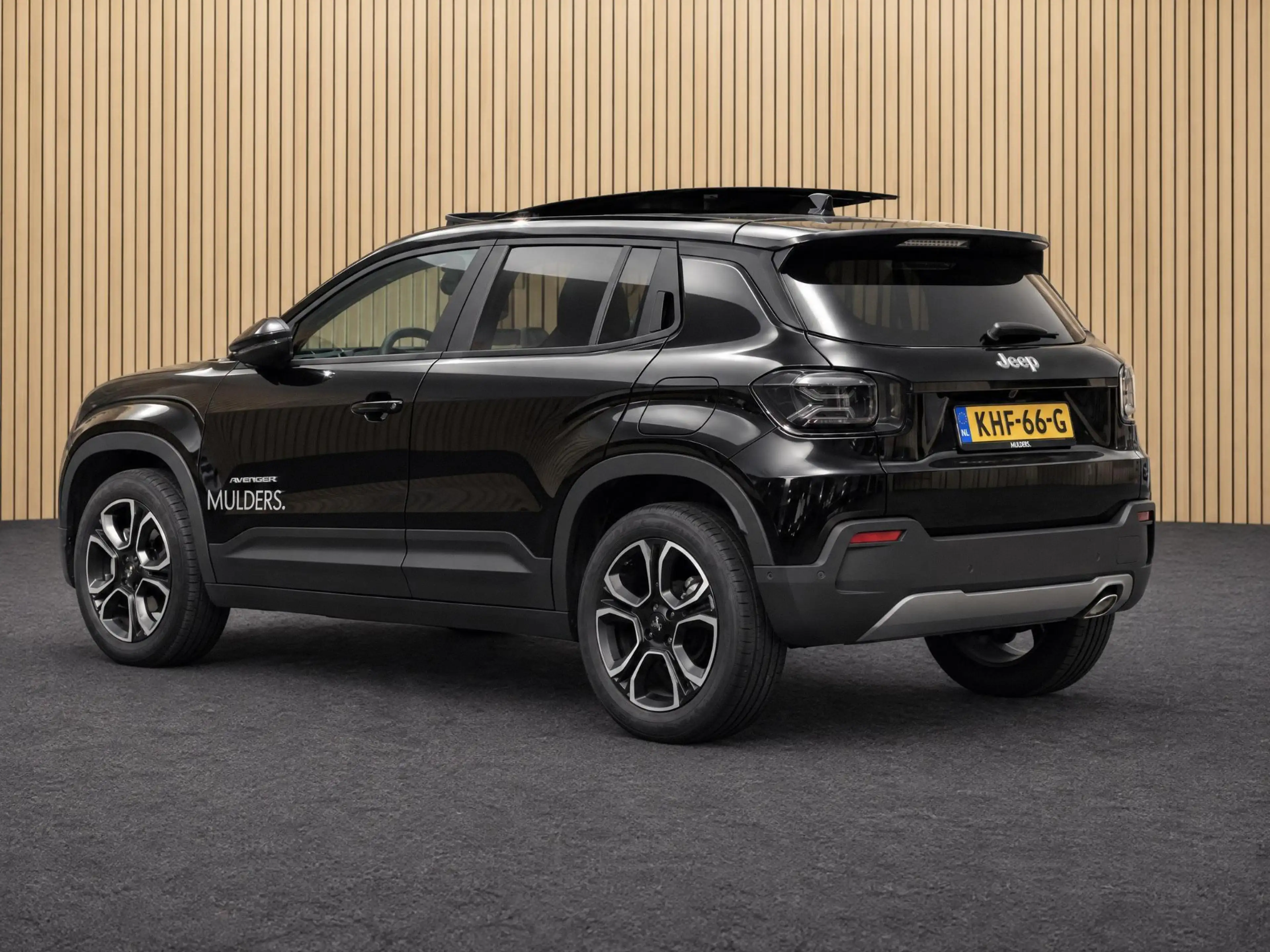 Jeep Avenger 1.2 e-Hybrid Summit | Navi / Panoramadak / Camera — photo 2