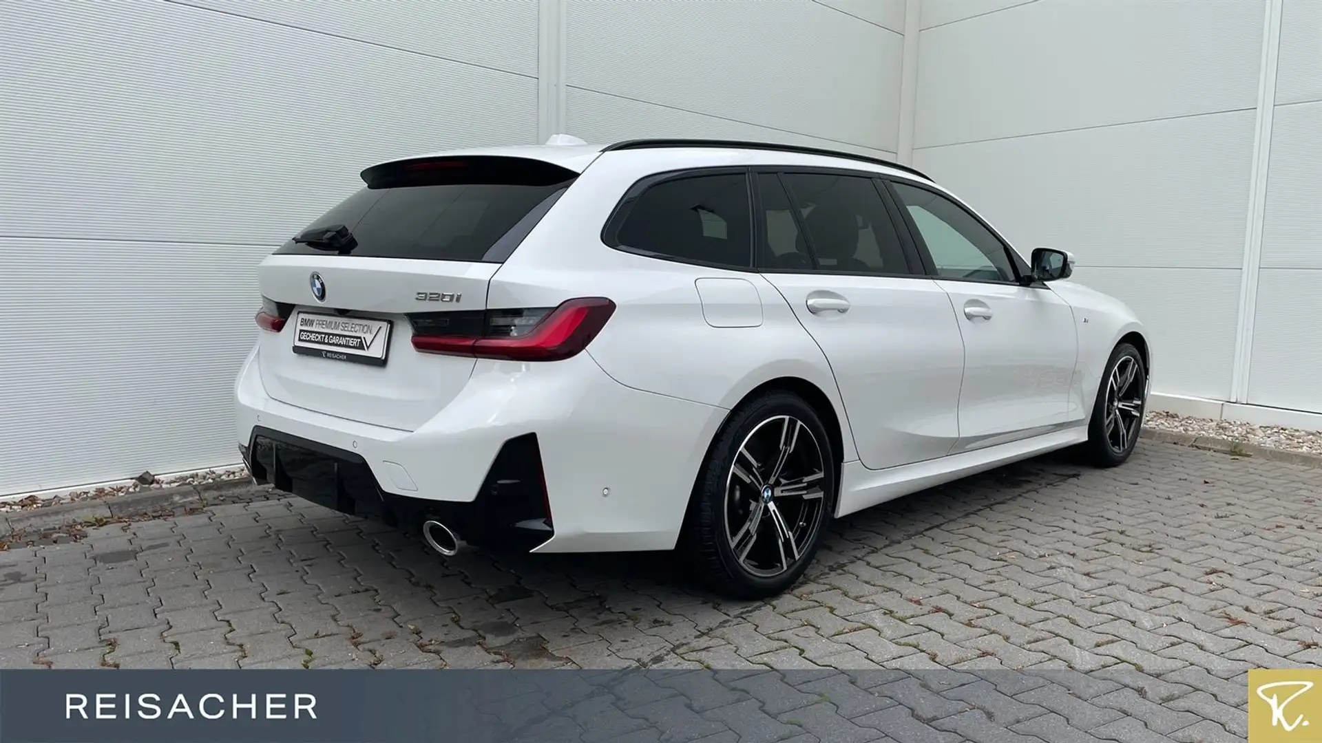 BMW 320 i Tou M Sport,LCPro.AHK,HuD,adLED,360° Weiß - 2